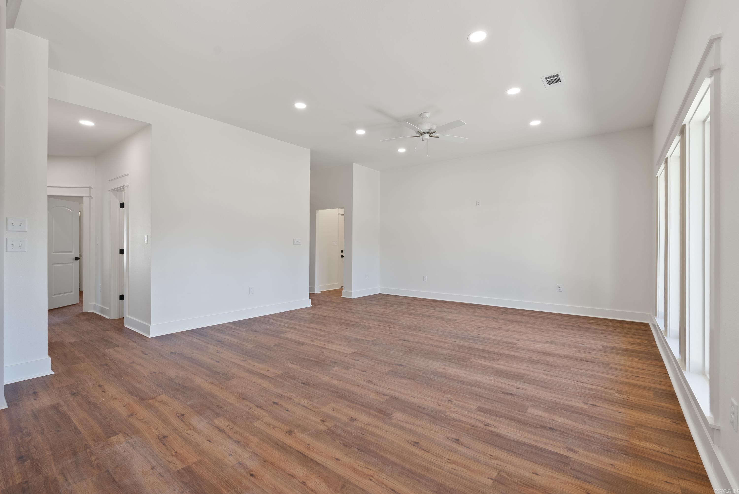 EAST MEADOW - Residential