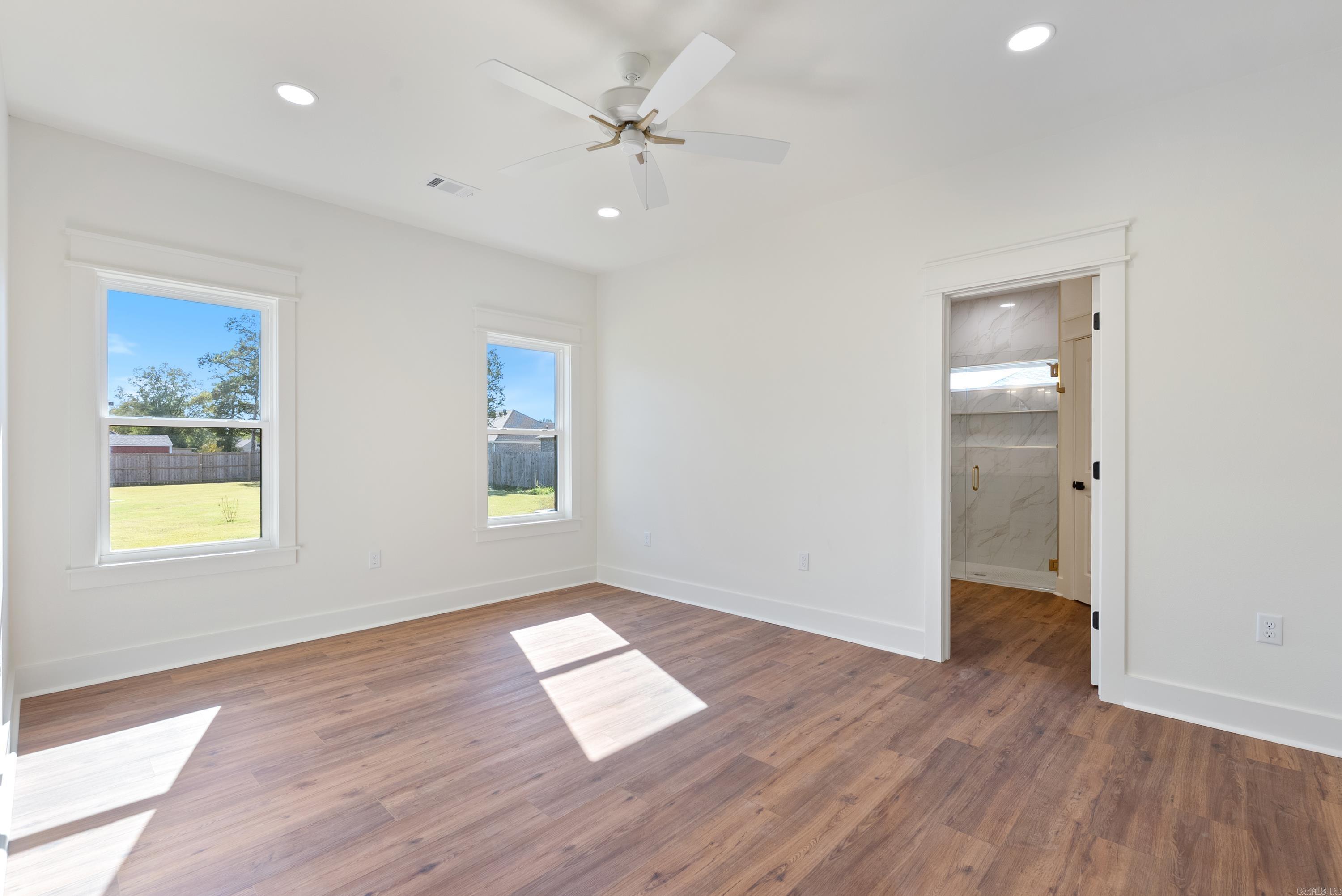 EAST MEADOW - Residential