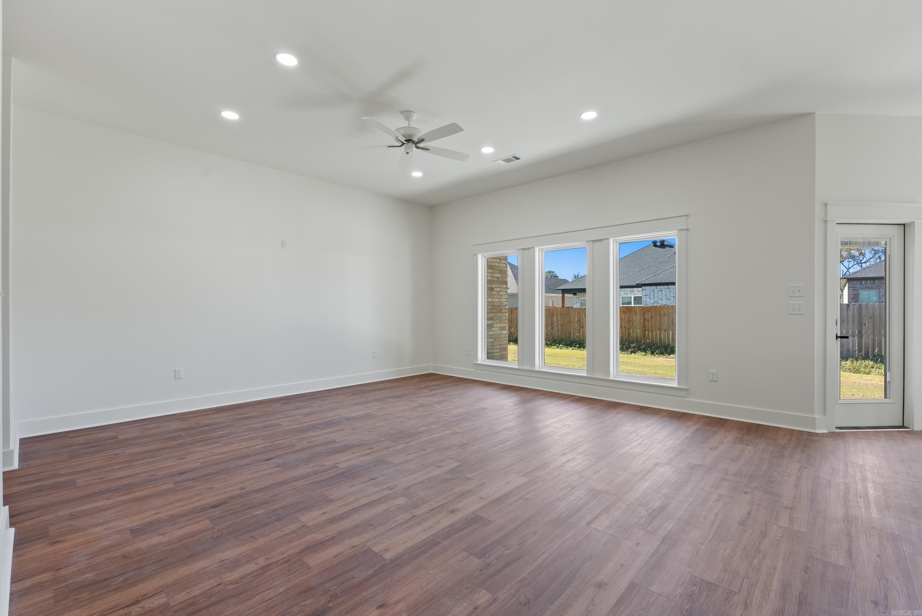 EAST MEADOW - Residential