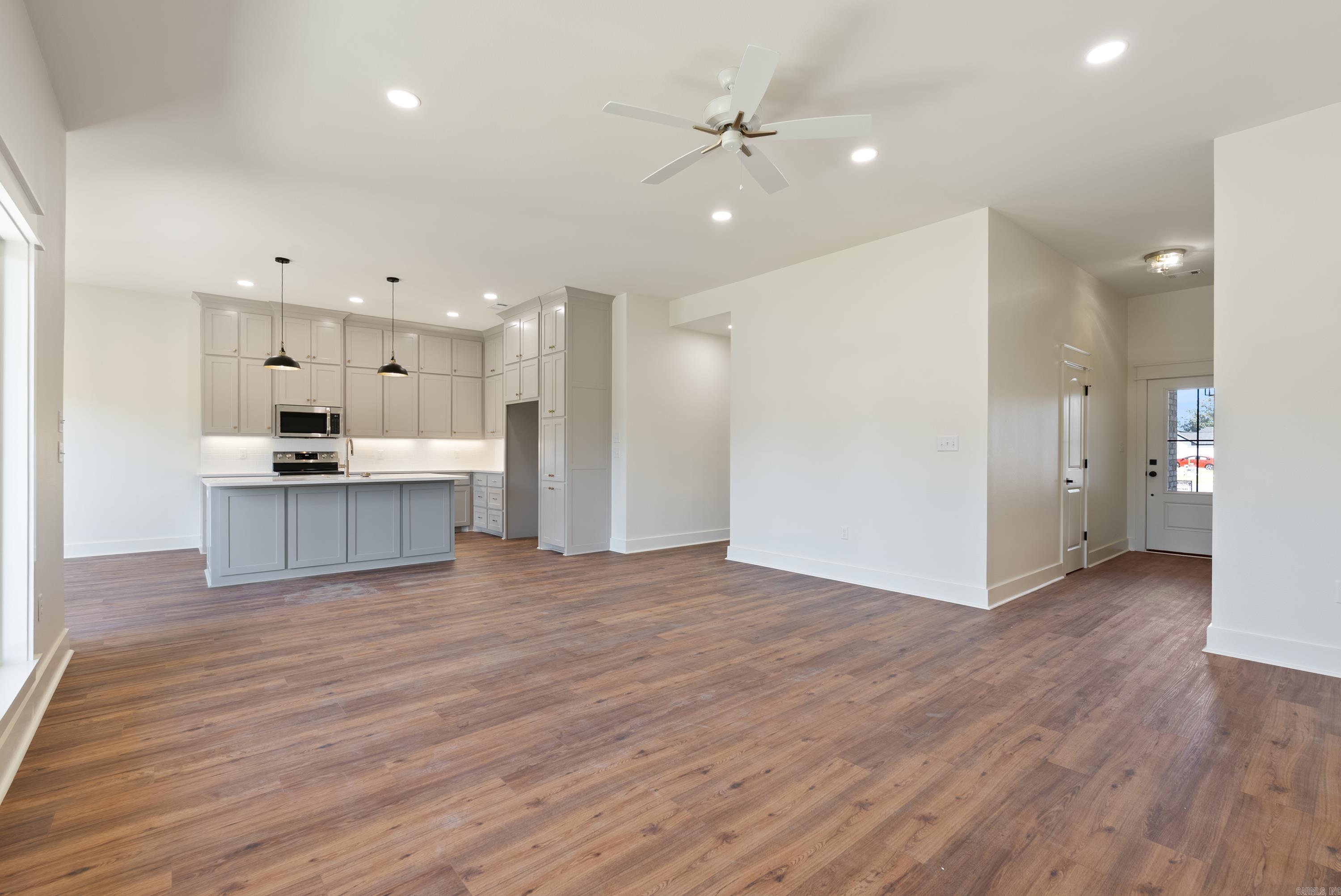 EAST MEADOW - Residential