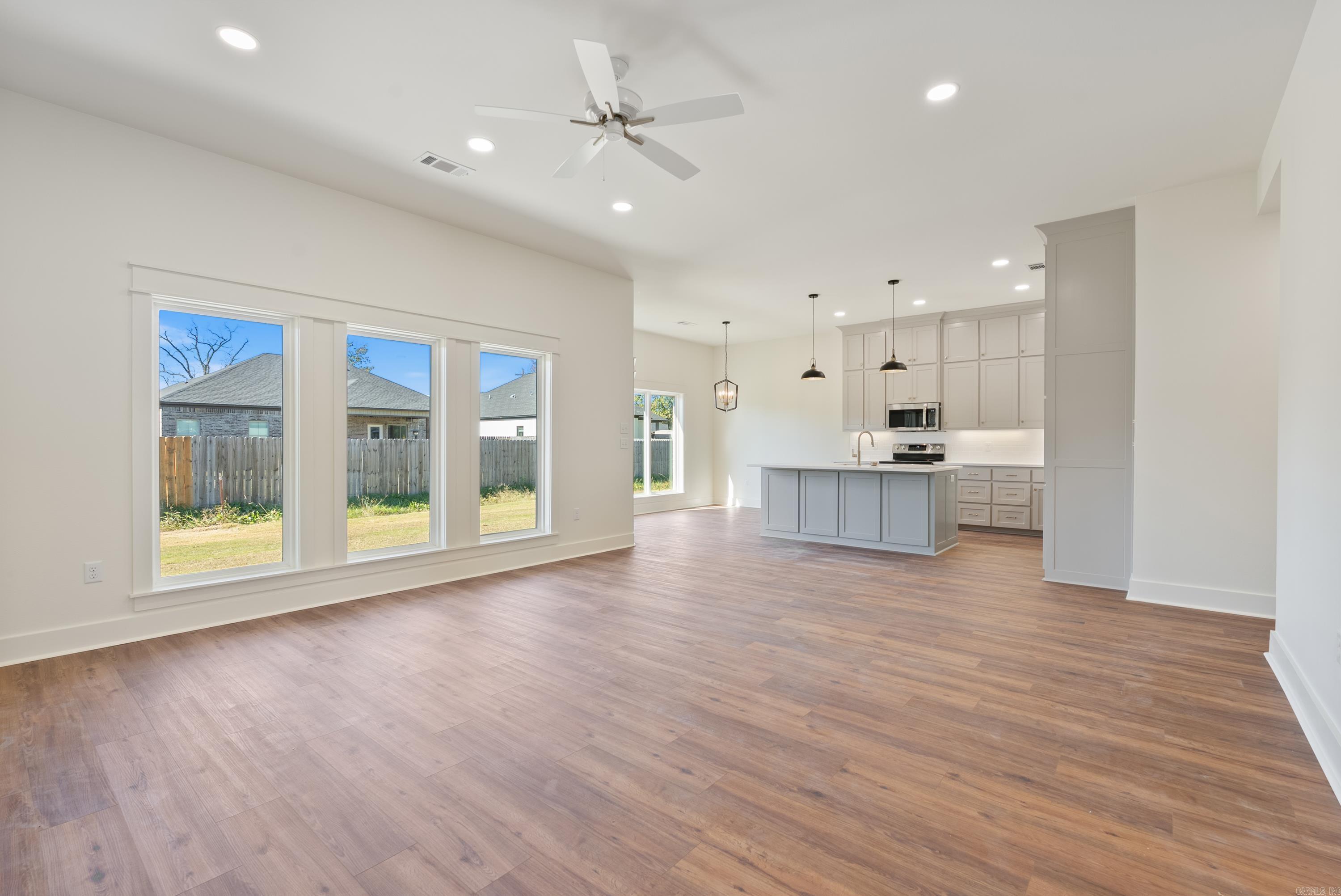 EAST MEADOW - Residential