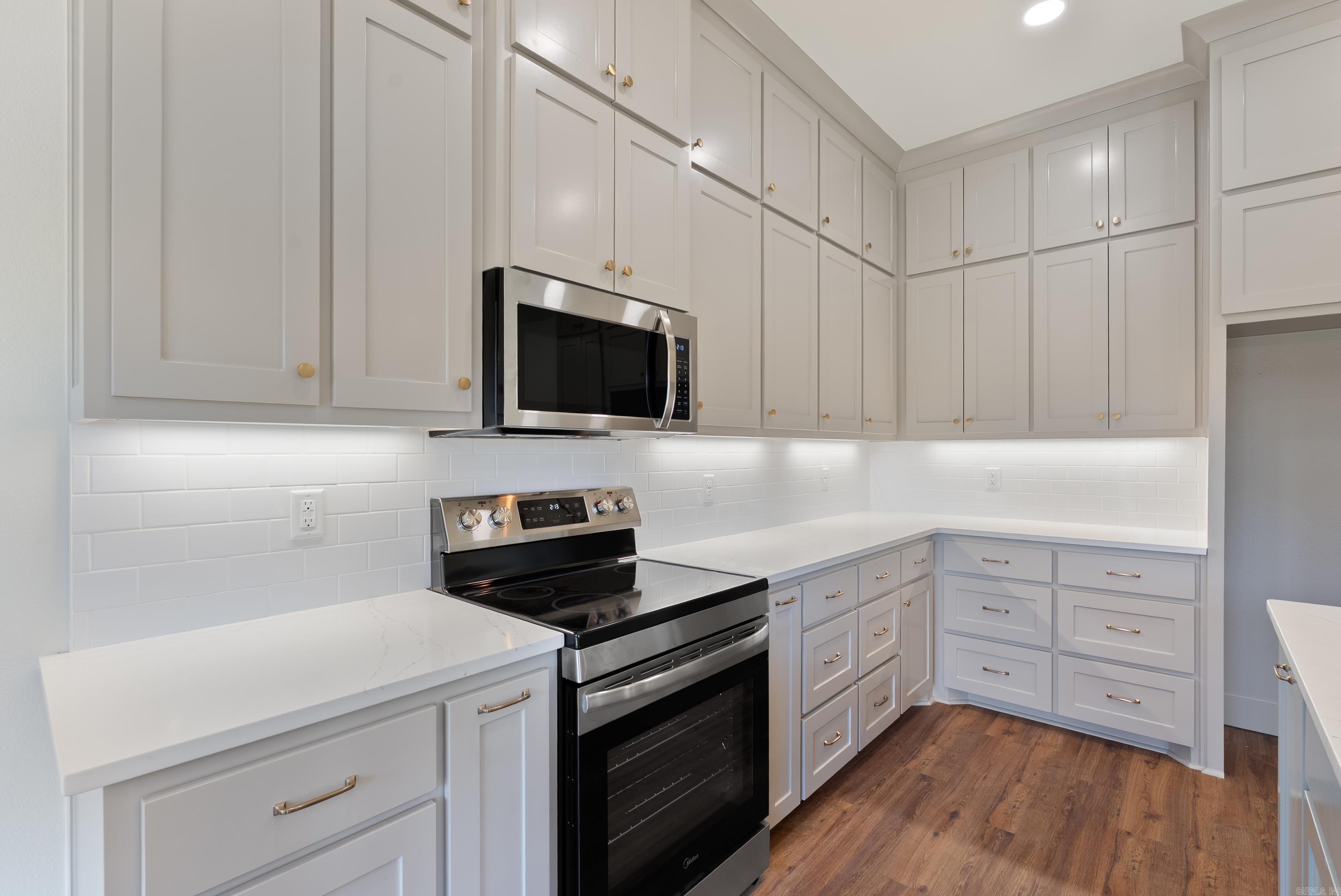 EAST MEADOW - Residential