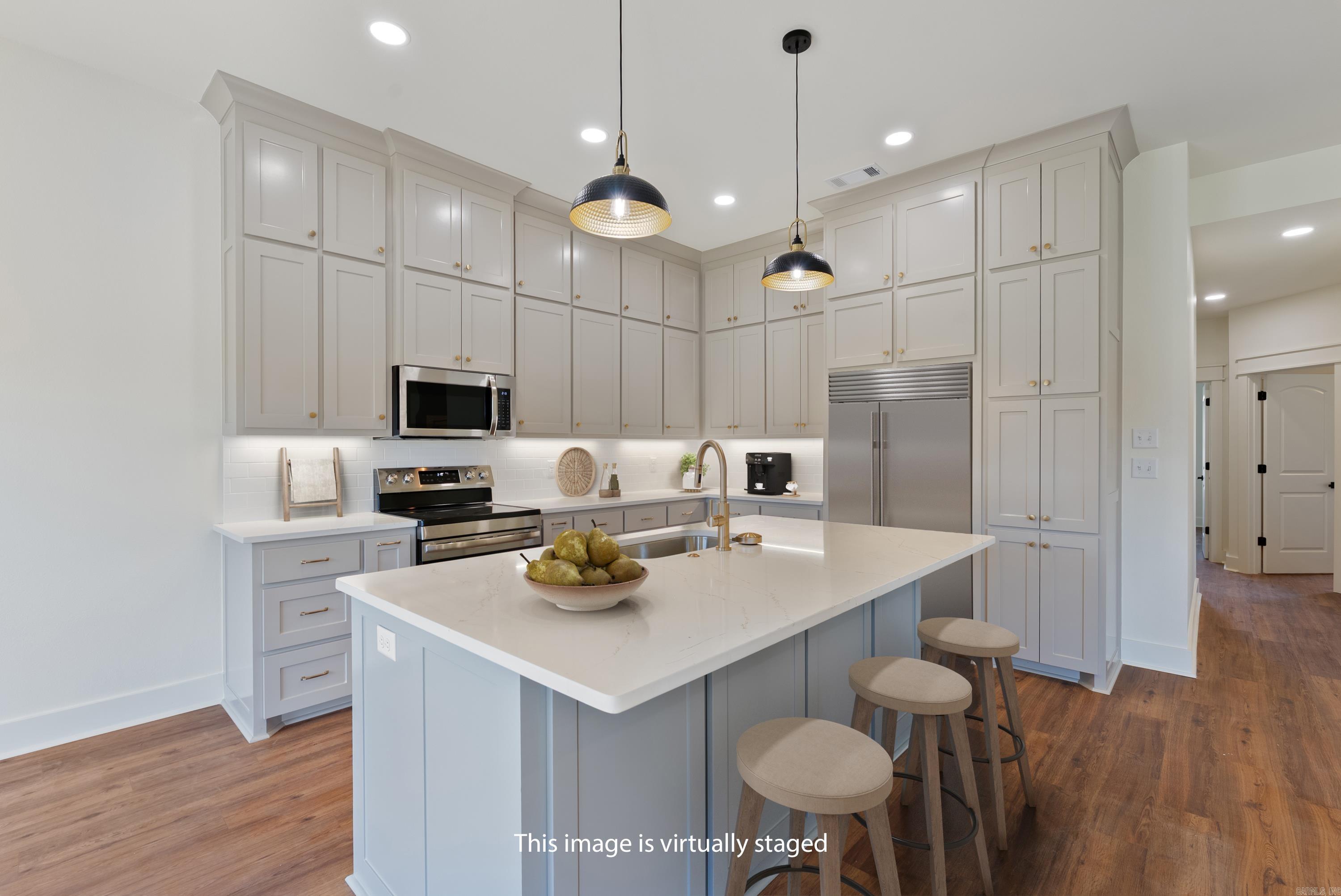 EAST MEADOW - Residential