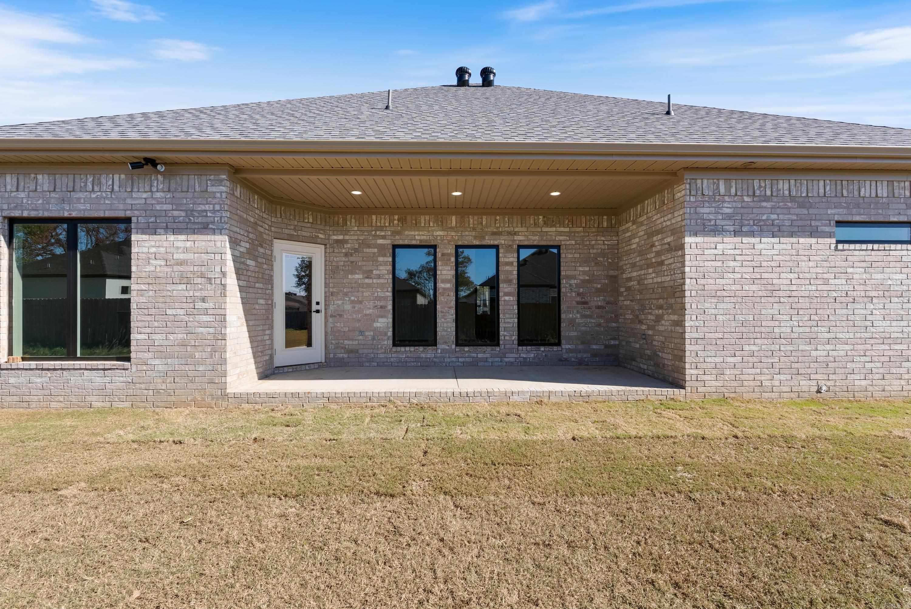 EAST MEADOW - Residential