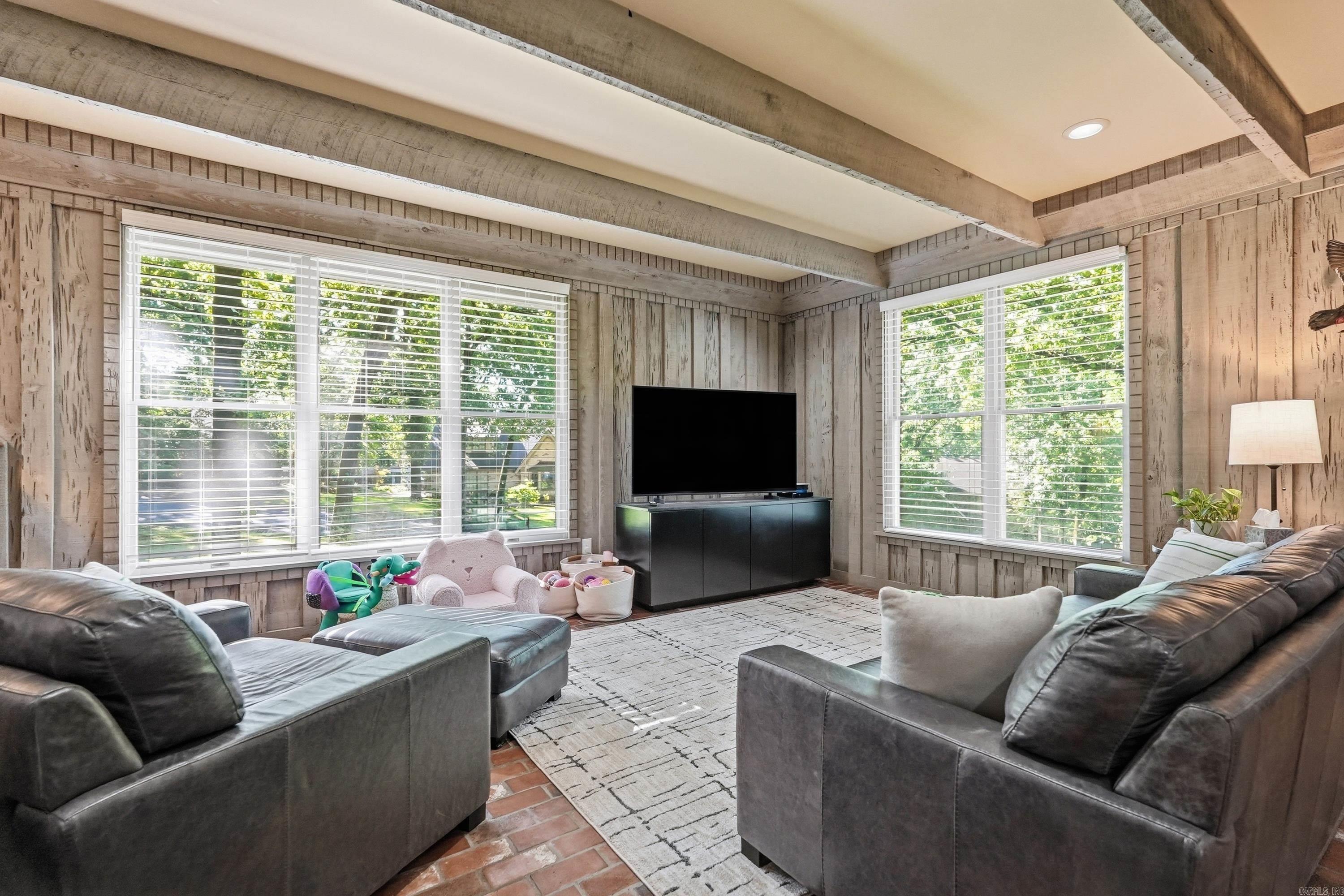 SHADY VALLEY - Residential