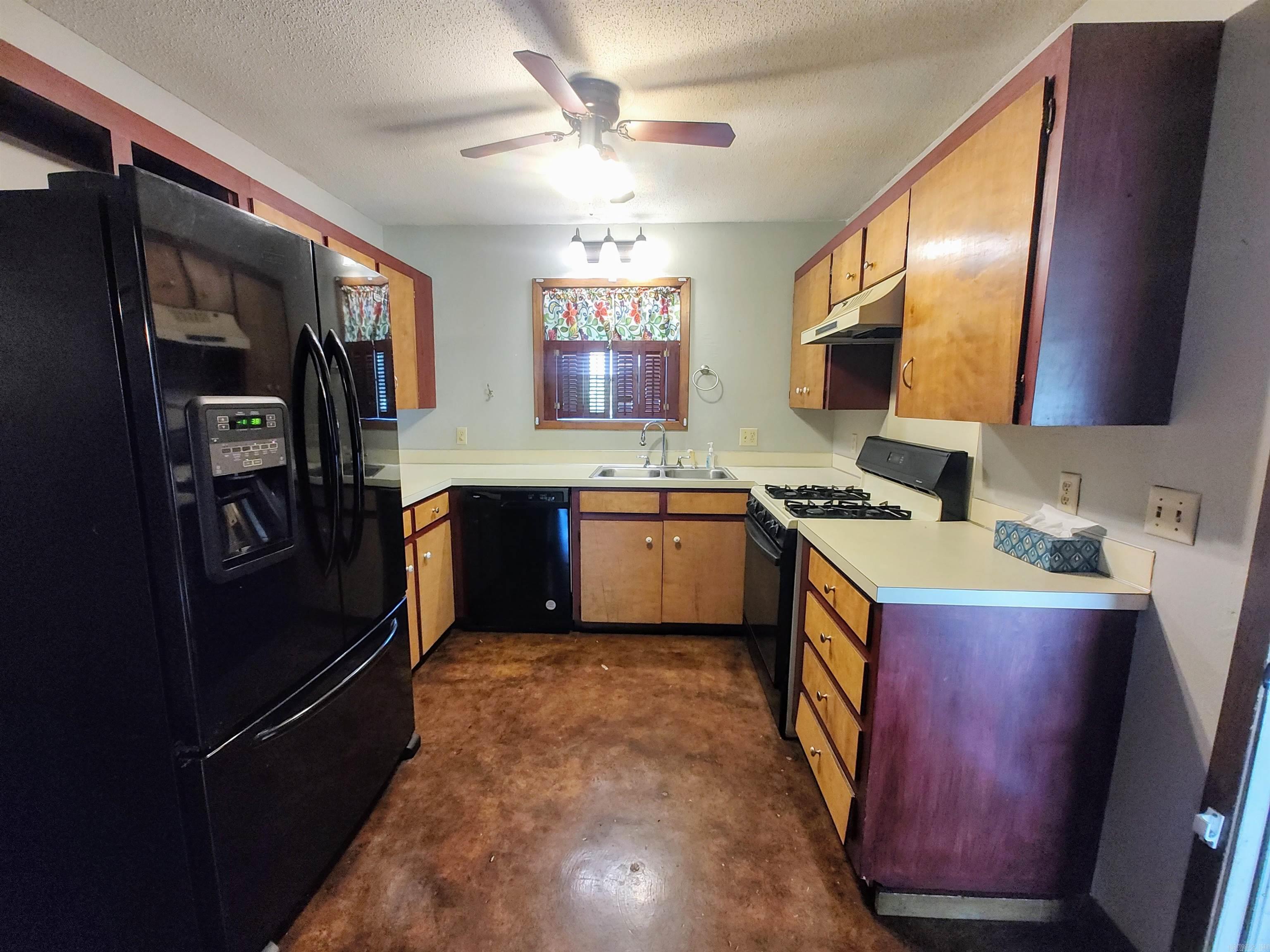 BETTS, GEORGE SD - Residential