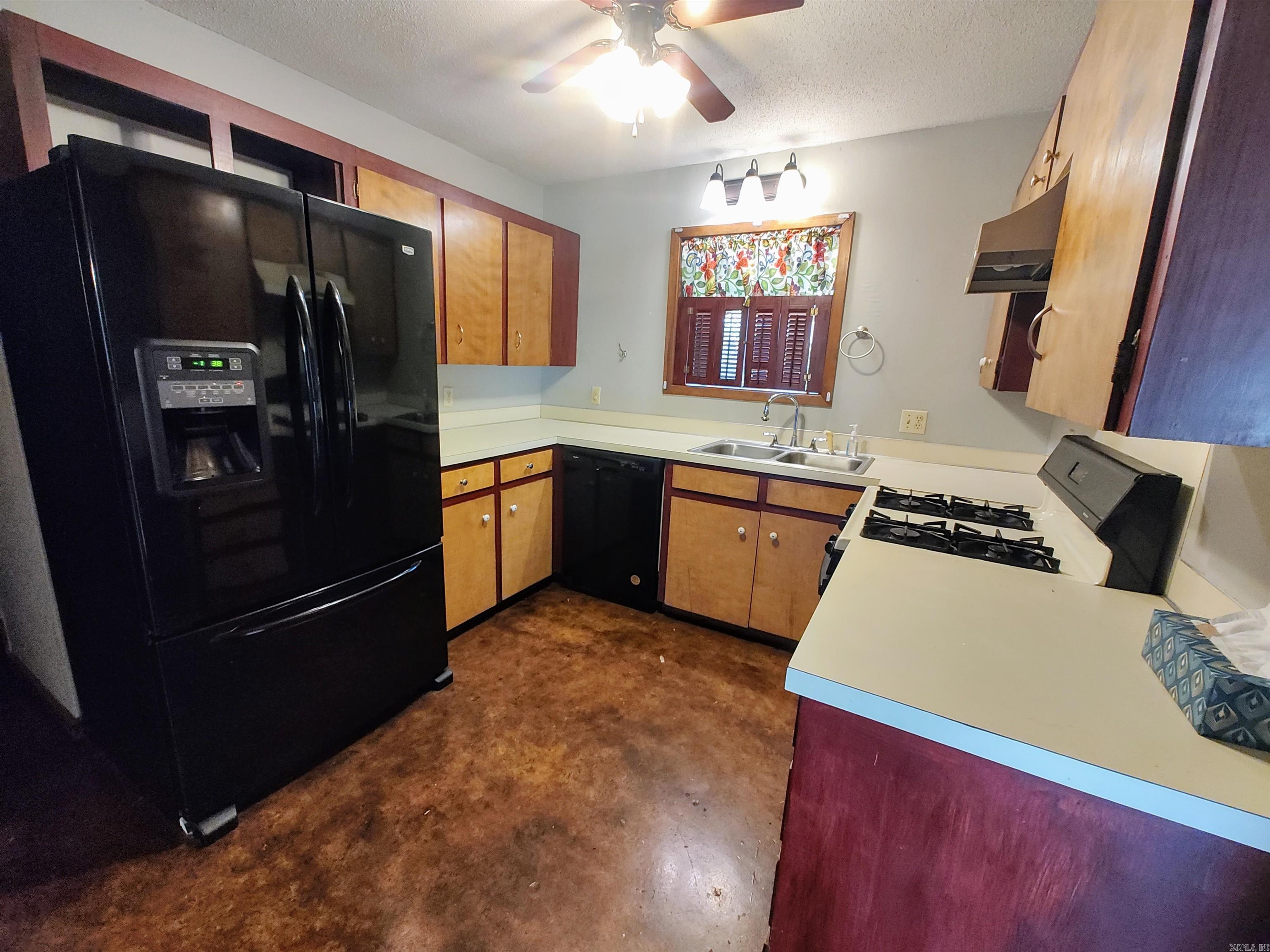 BETTS, GEORGE SD - Residential