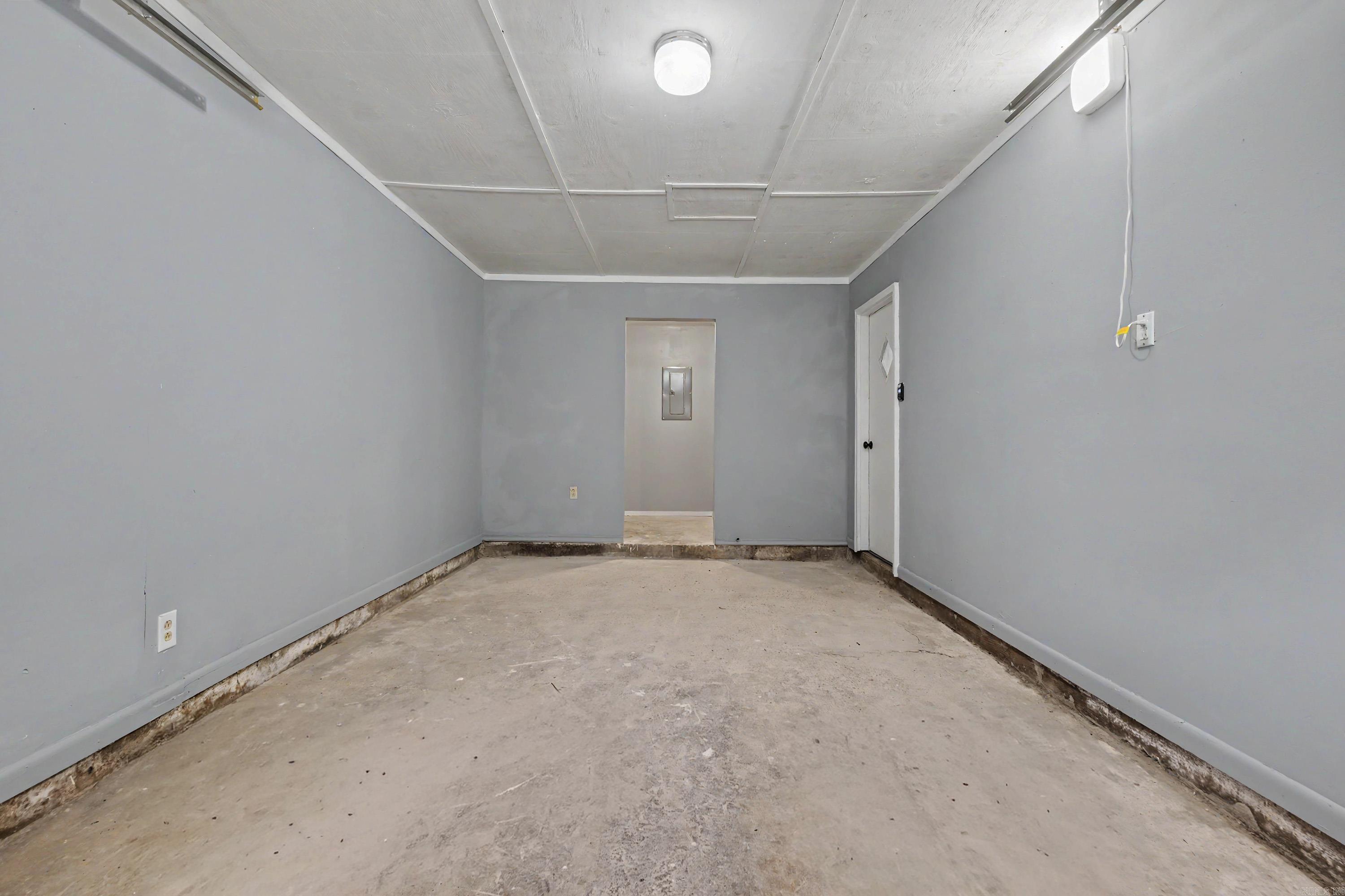 WATSON MANOR - Residential