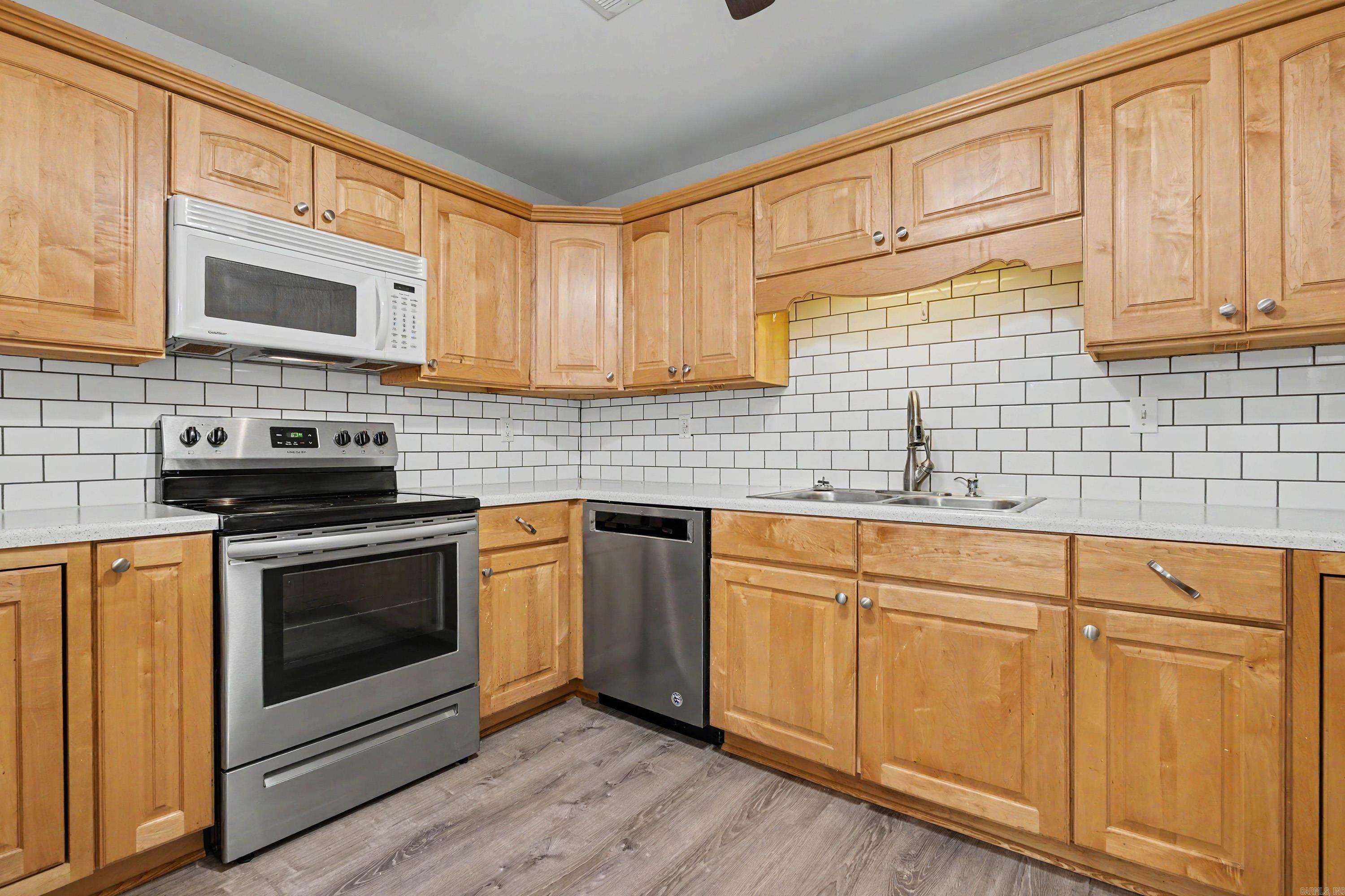 WATSON MANOR - Residential