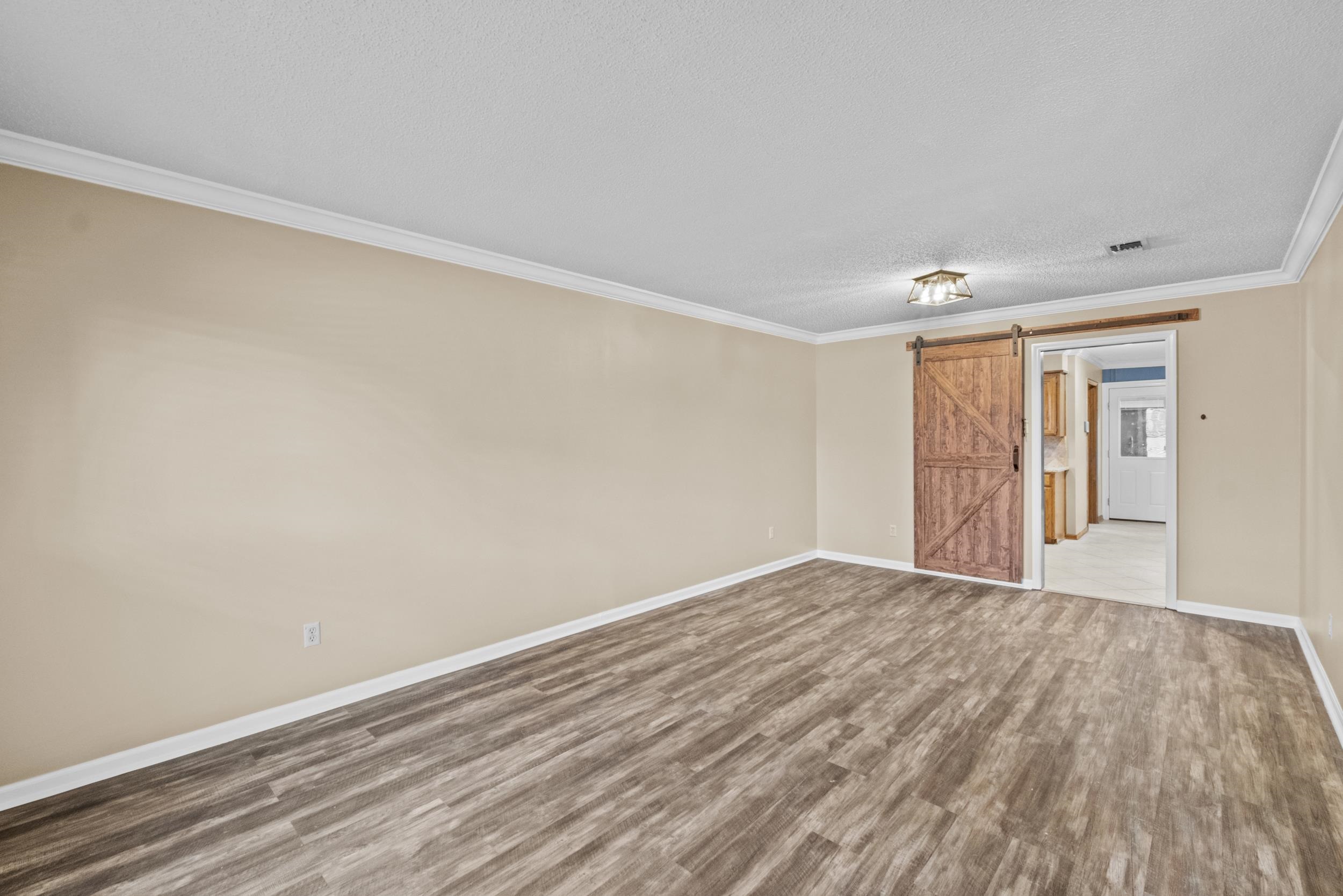 EAST MEADOW - Residential