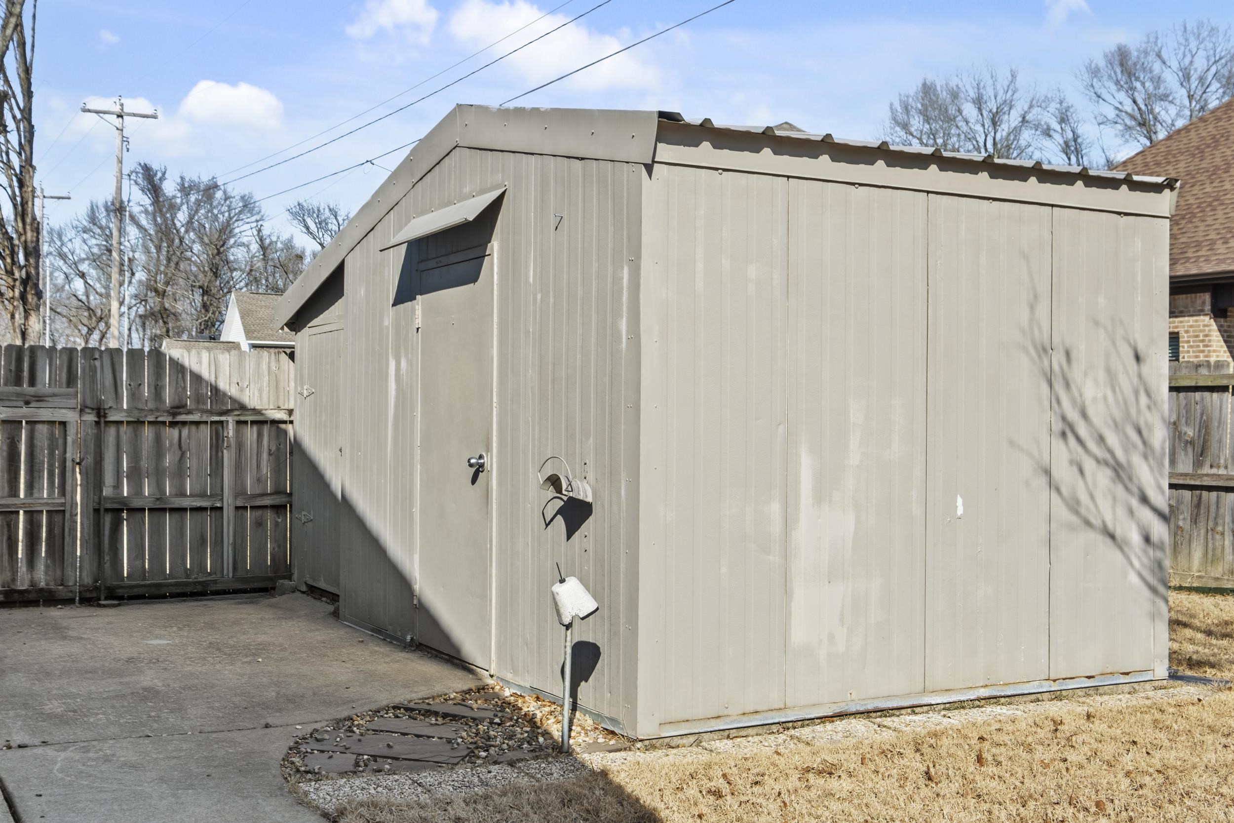 EAST MEADOW - Residential