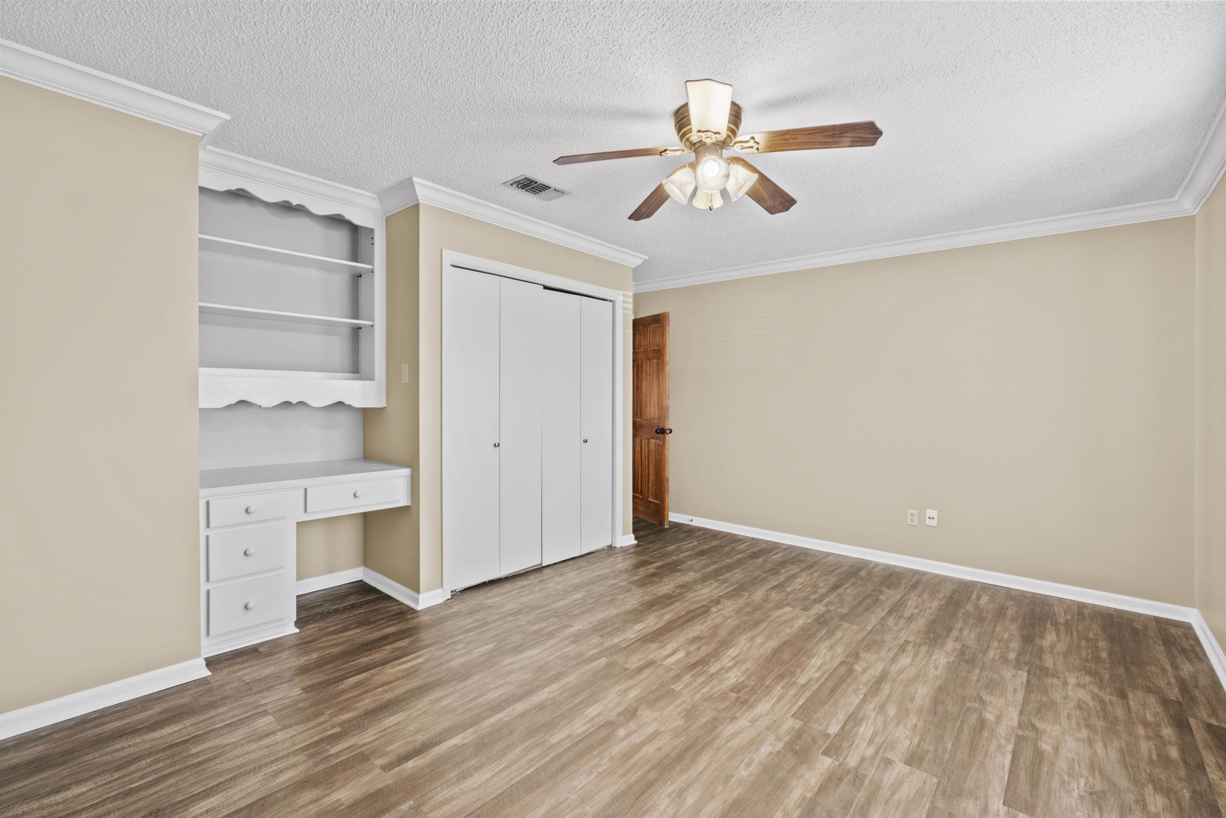 EAST MEADOW - Residential