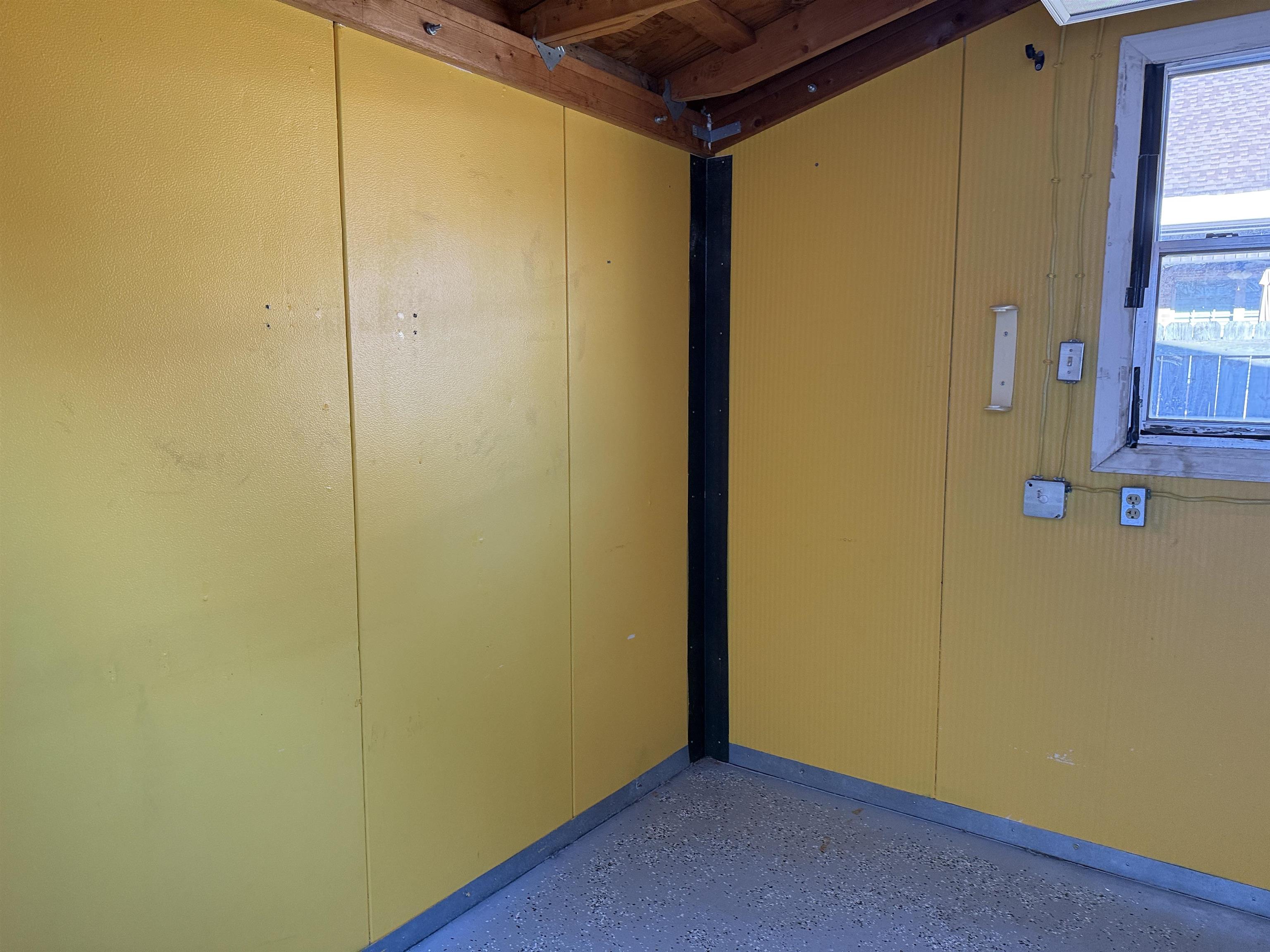 EAST MEADOW - Residential