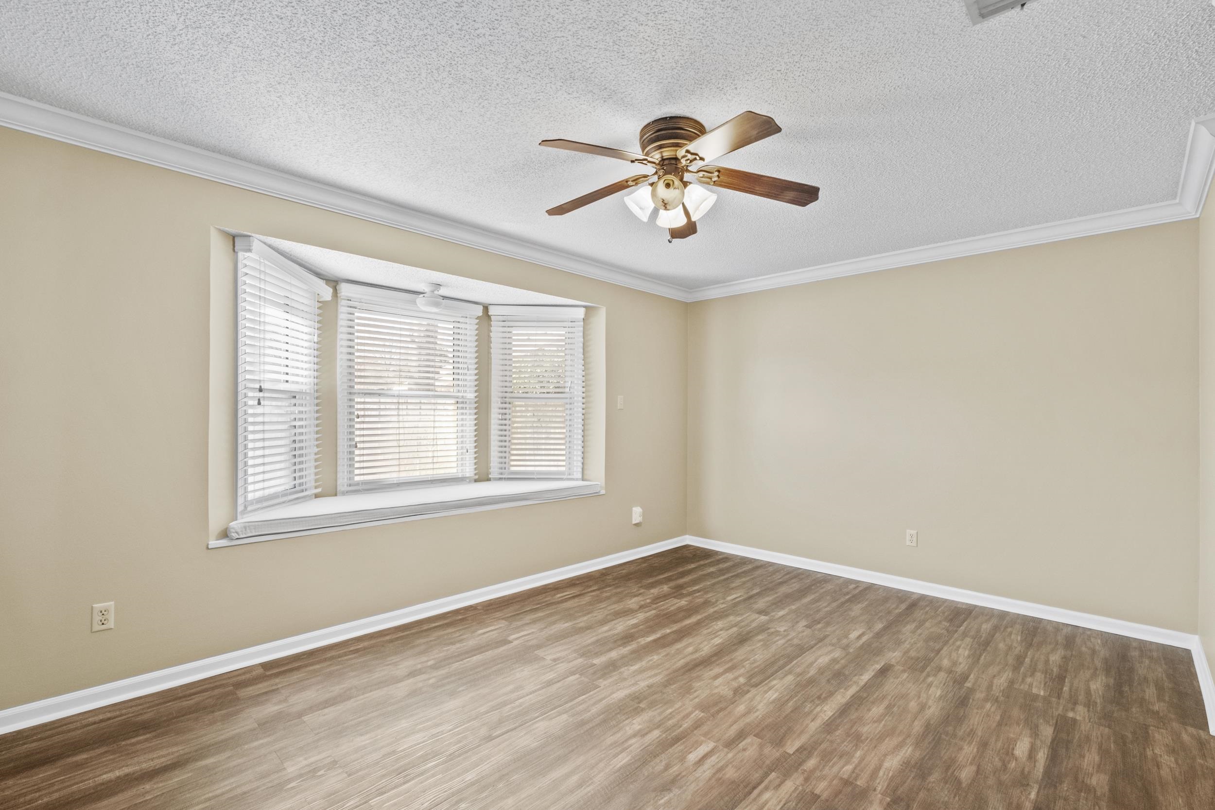 EAST MEADOW - Residential