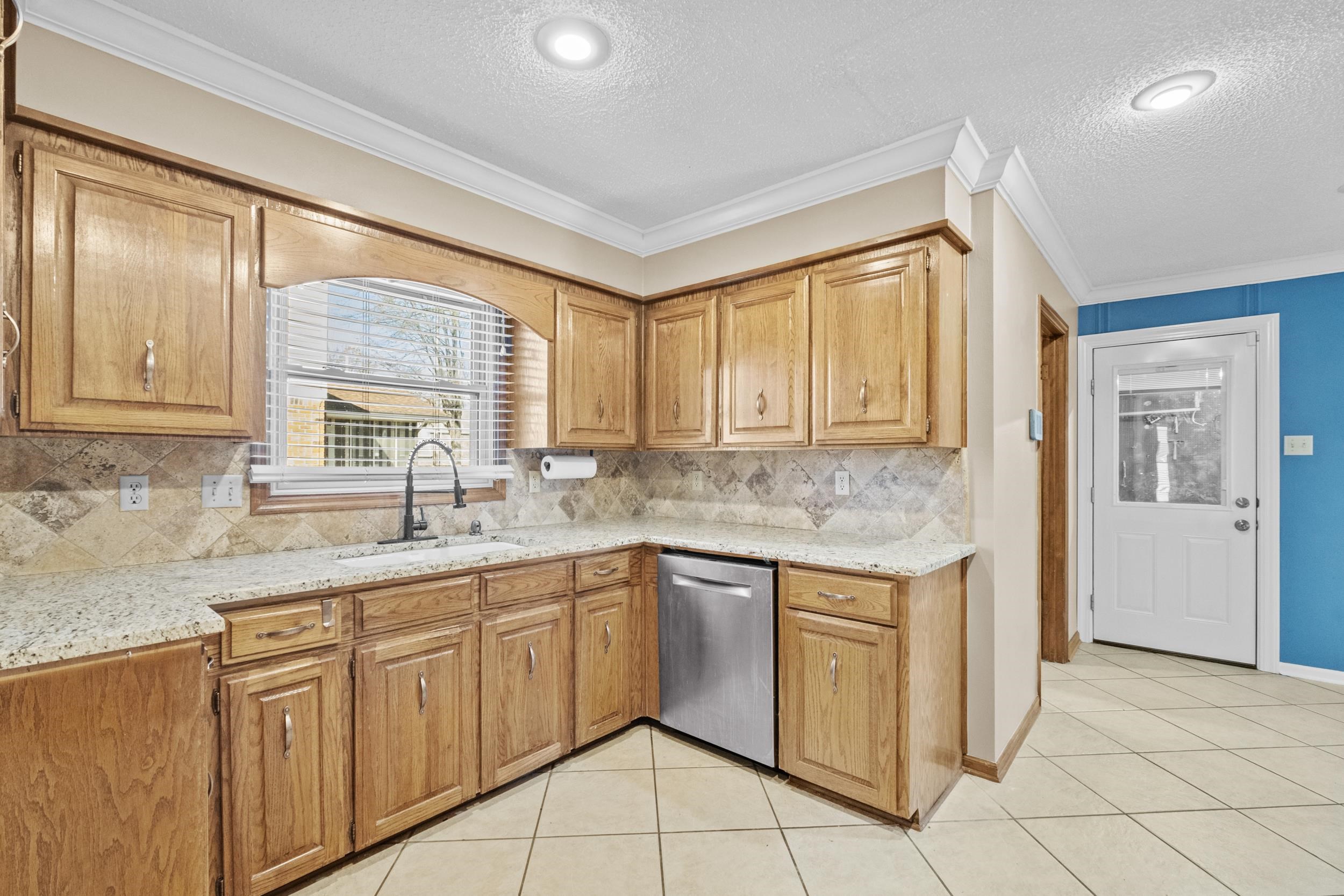 EAST MEADOW - Residential