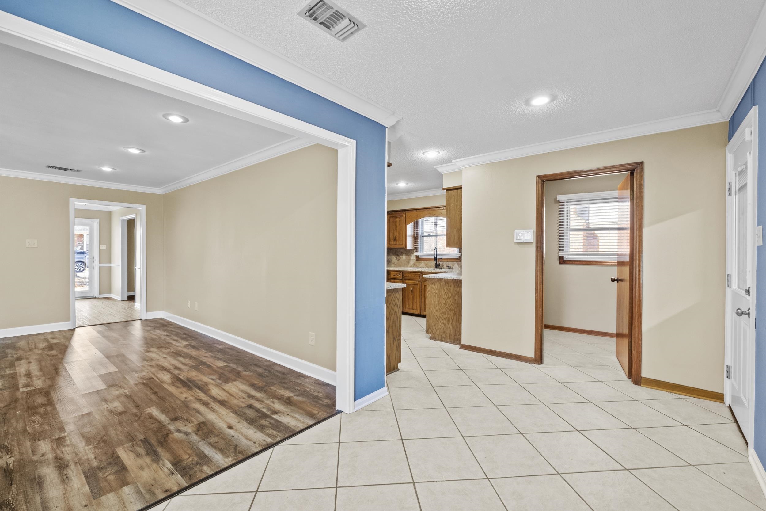 EAST MEADOW - Residential