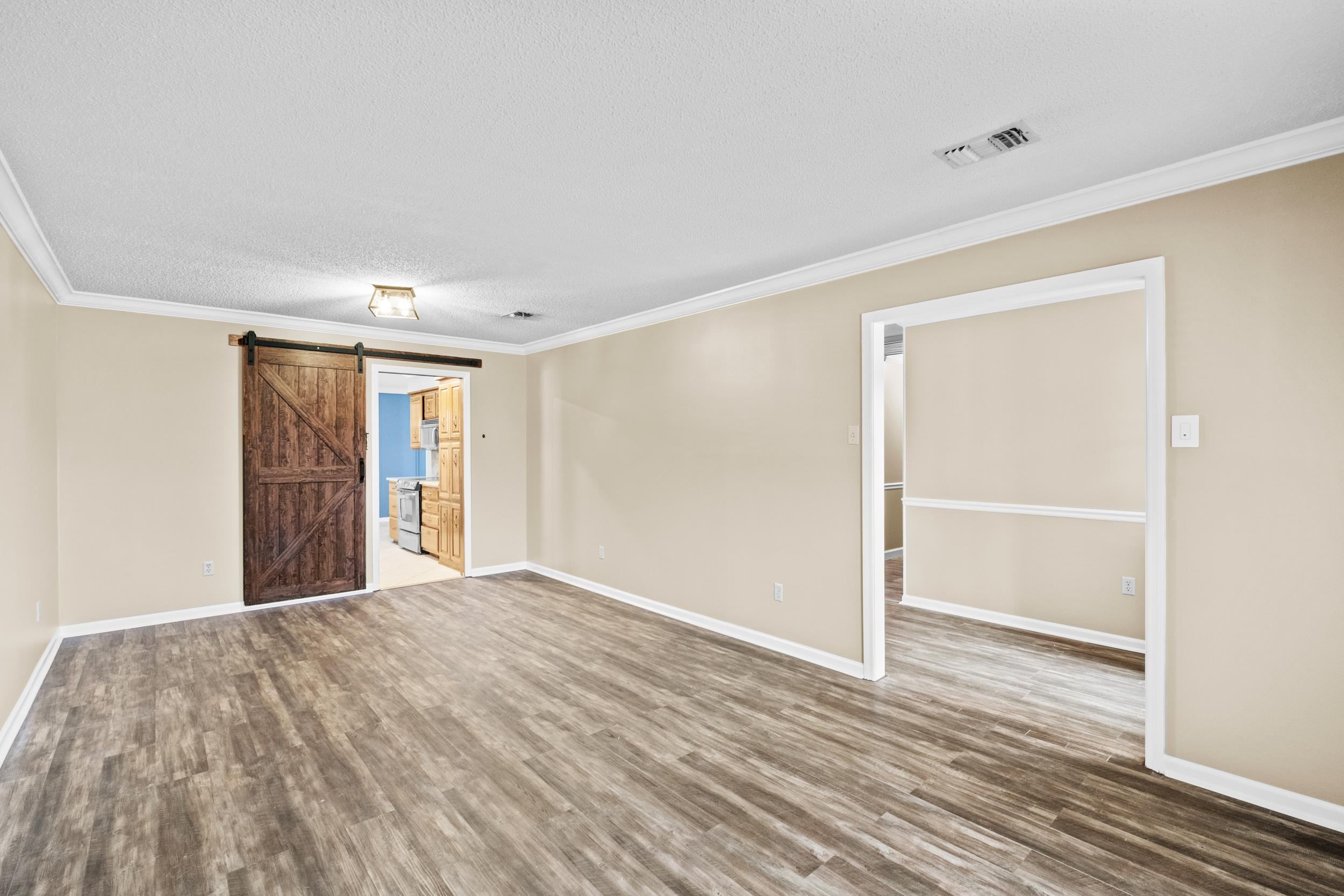 EAST MEADOW - Residential