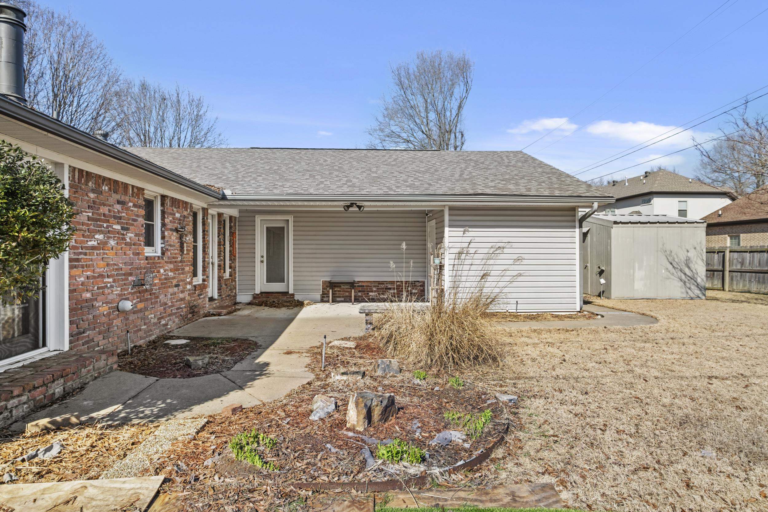 EAST MEADOW - Residential