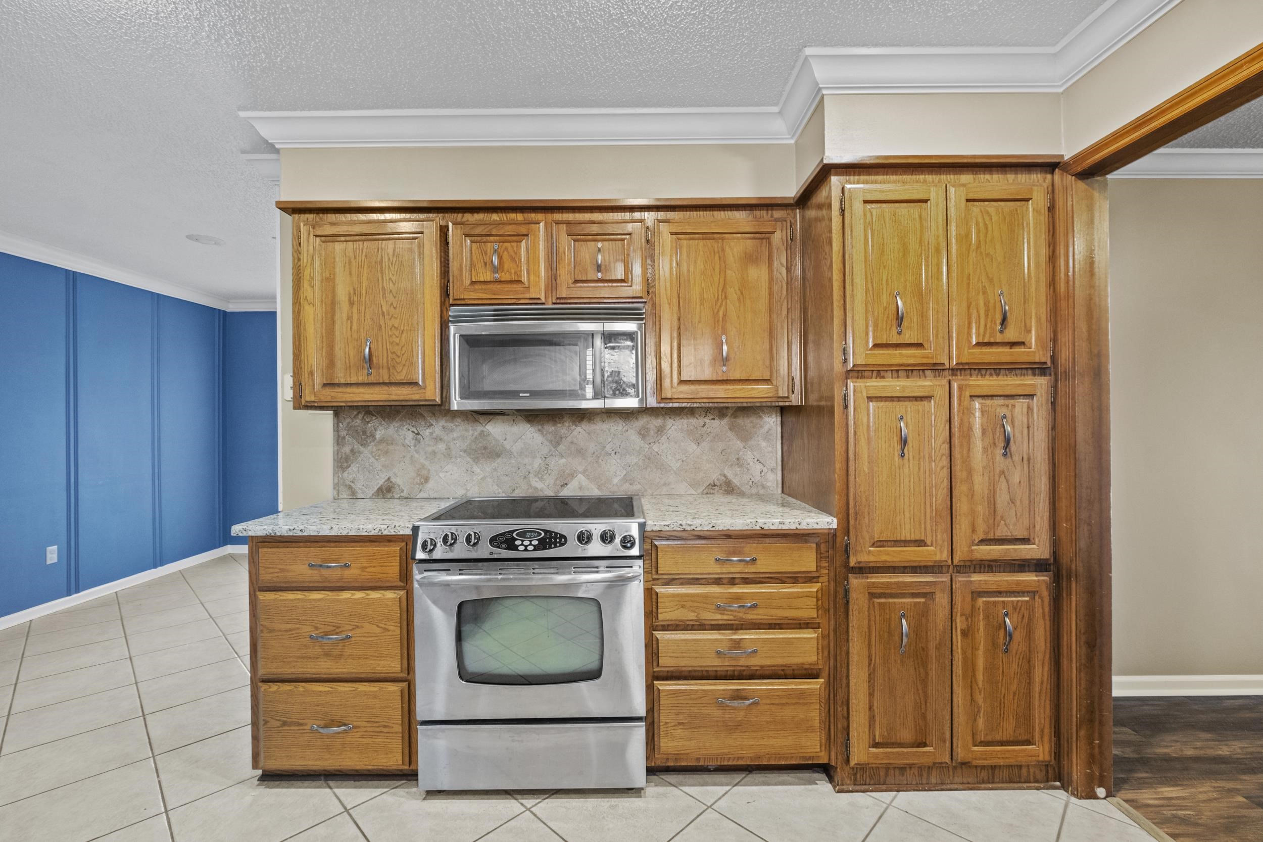 EAST MEADOW - Residential