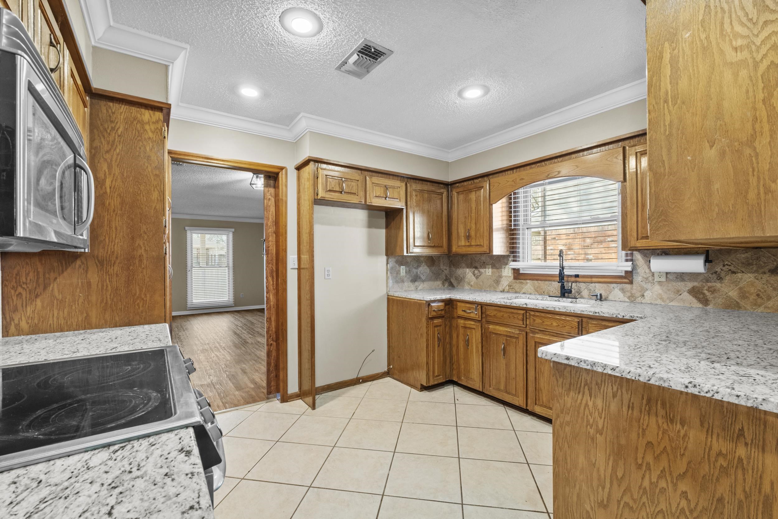 EAST MEADOW - Residential