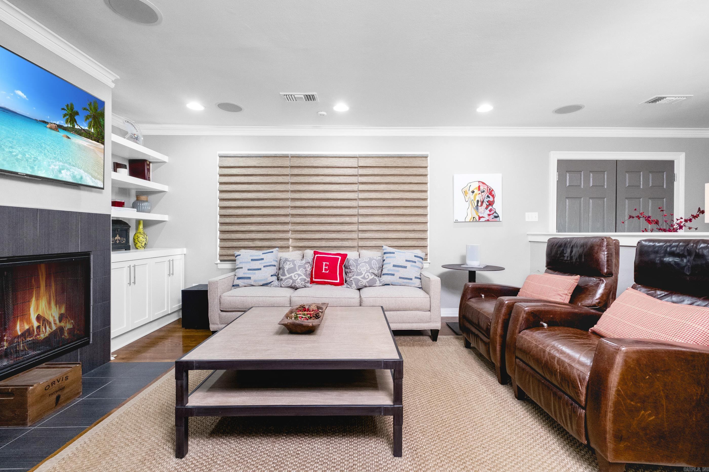 KINGWOOD PLACE - Residential