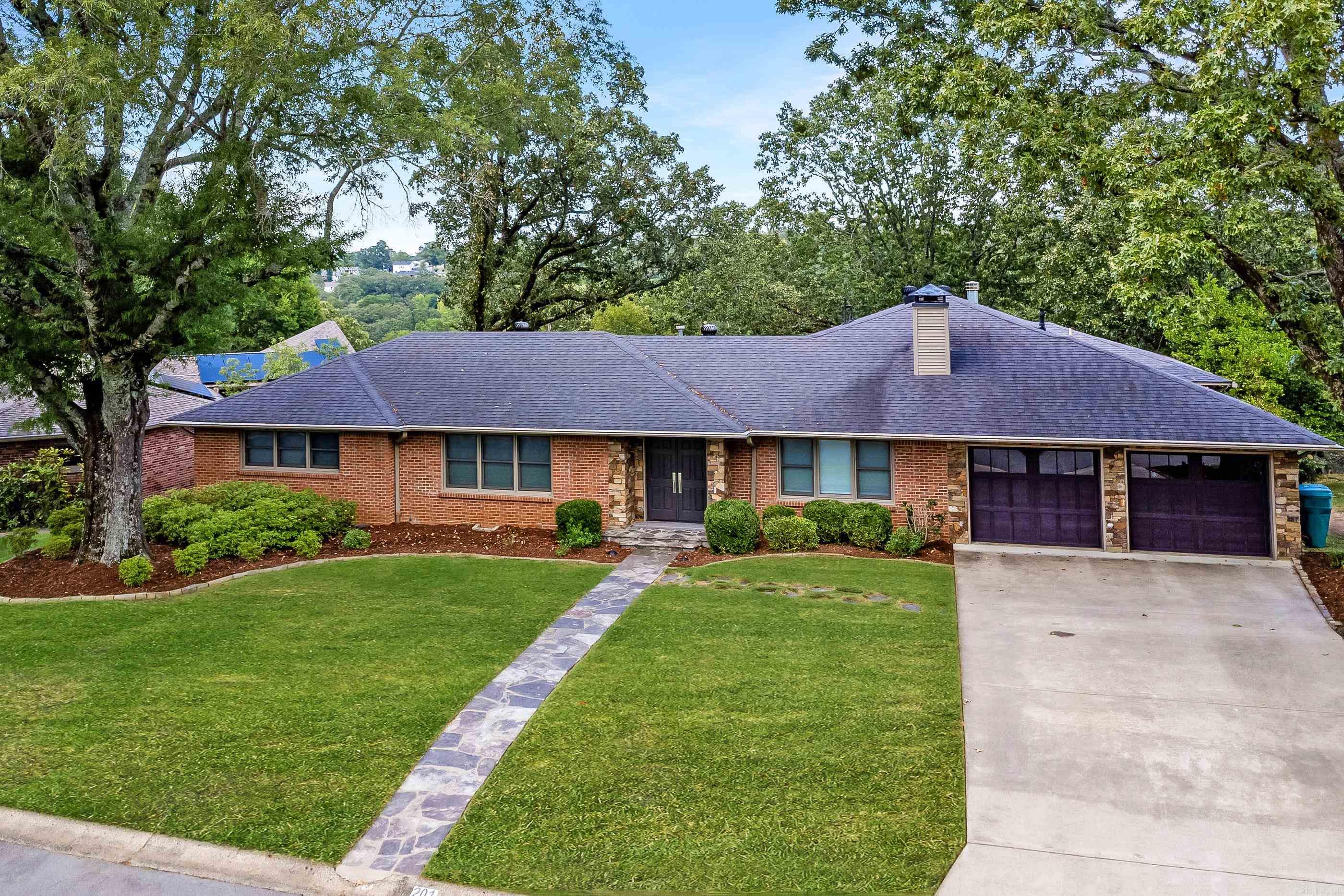 KINGWOOD PLACE - Residential