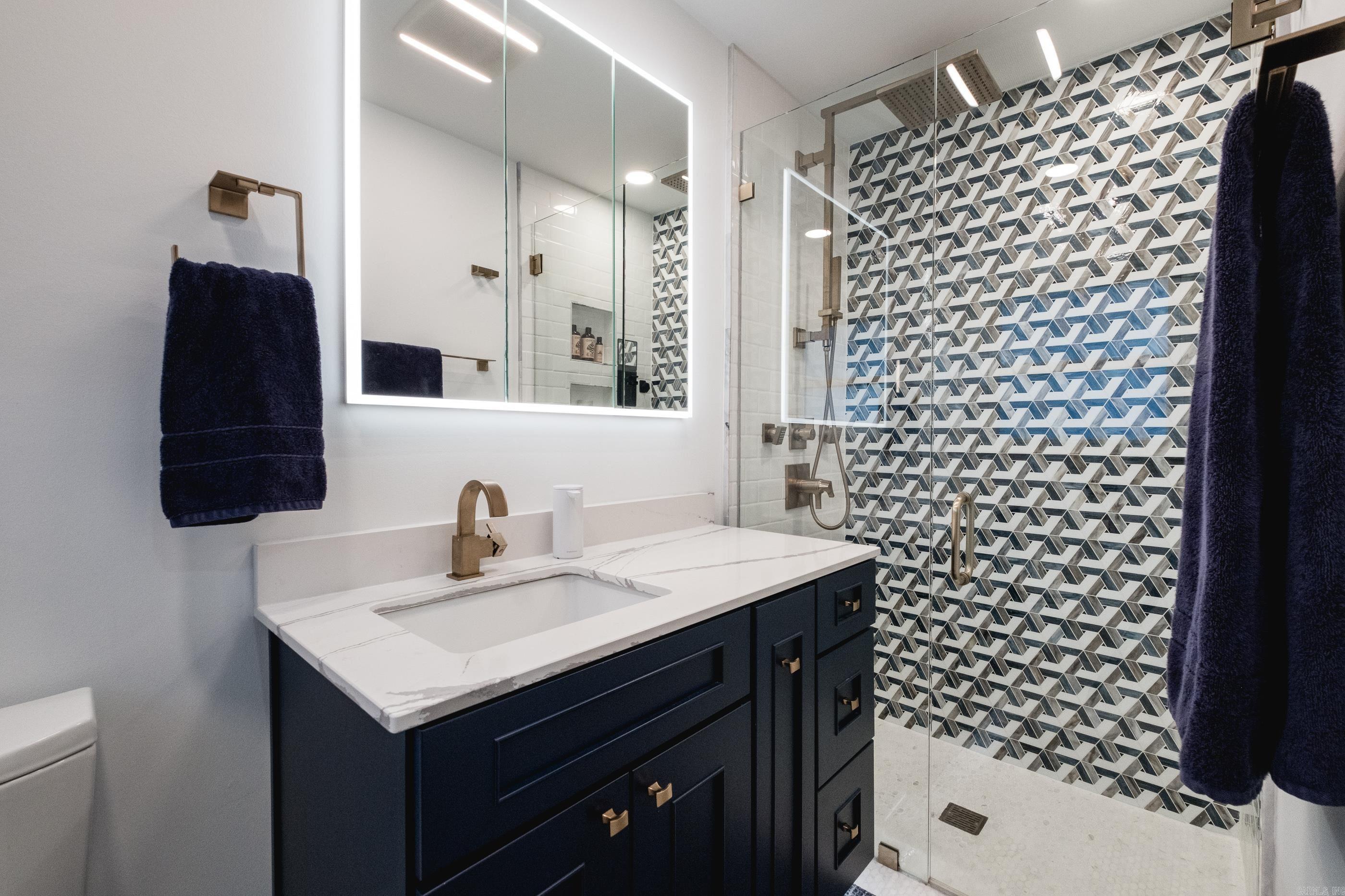 KINGWOOD PLACE - Residential