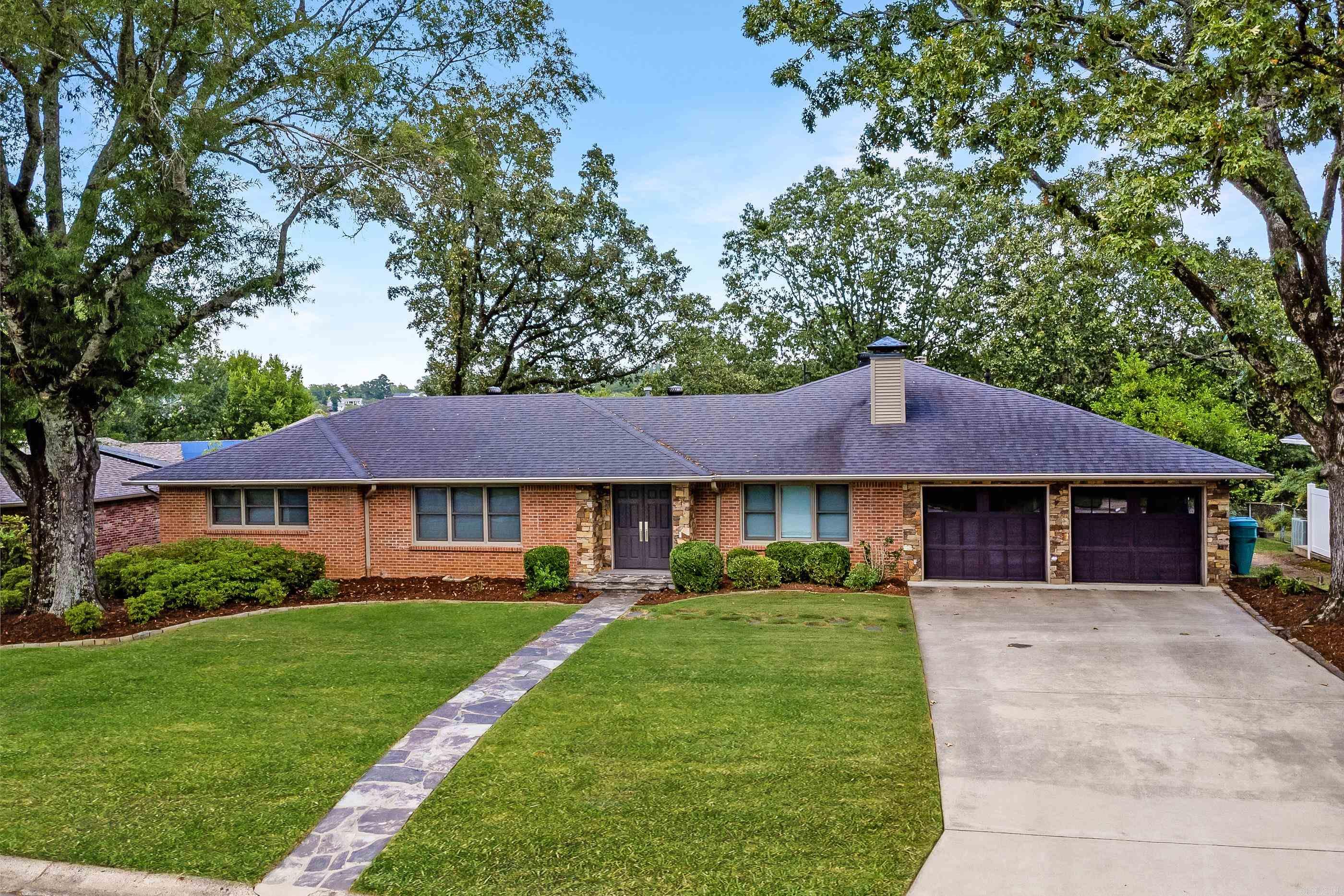 KINGWOOD PLACE - Residential