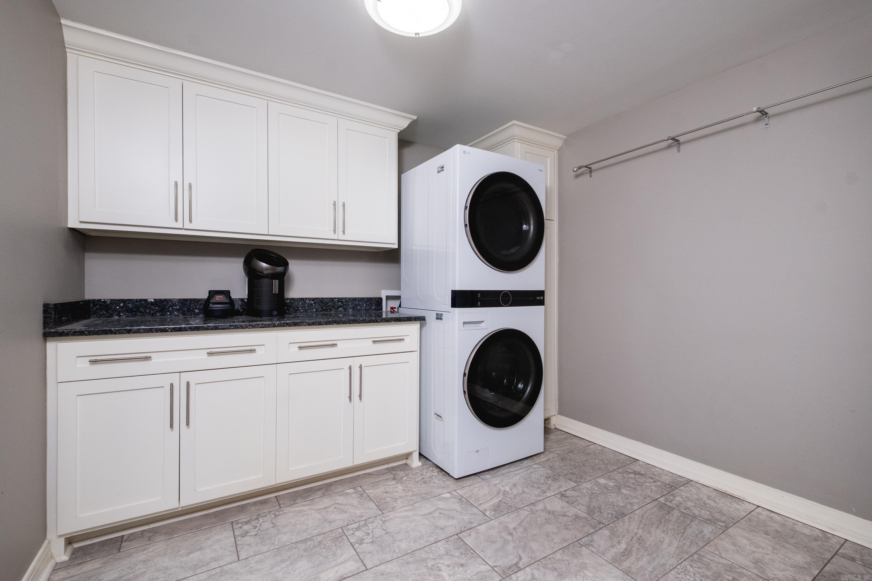 KINGWOOD PLACE - Residential