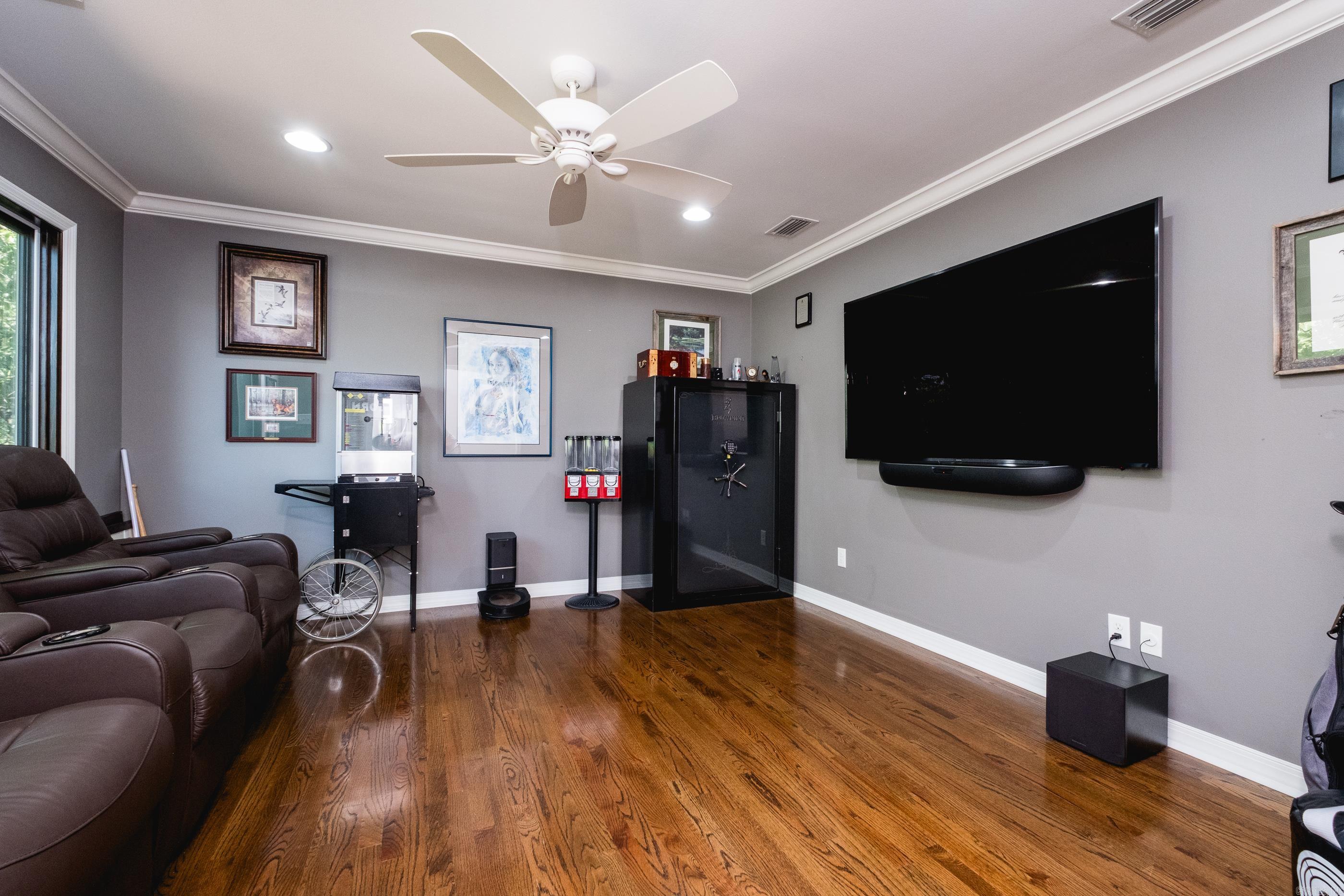 KINGWOOD PLACE - Residential