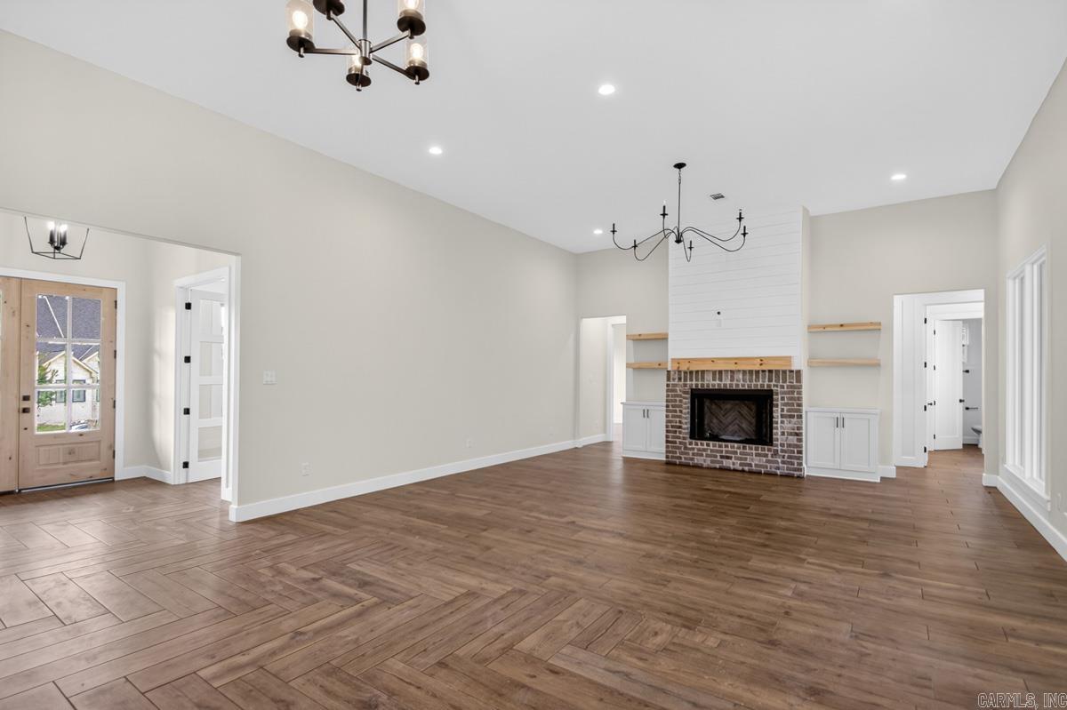 ARLINGTON PARK - Residential