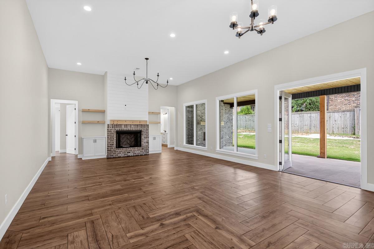 ARLINGTON PARK - Residential