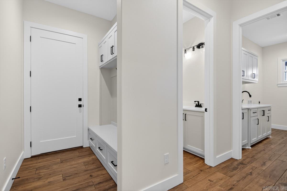 ARLINGTON PARK - Residential