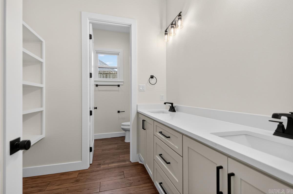 ARLINGTON PARK - Residential