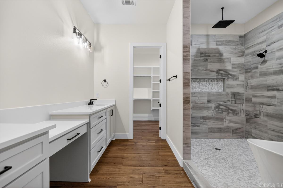 ARLINGTON PARK - Residential