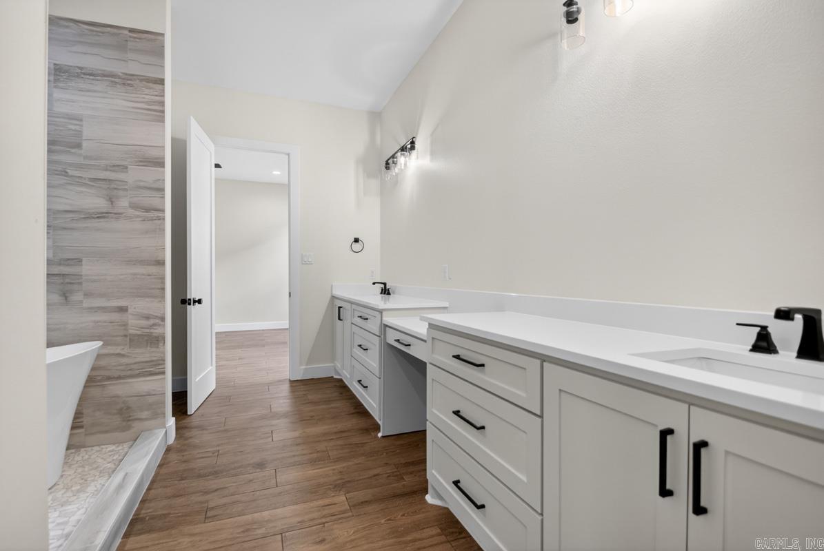 ARLINGTON PARK - Residential