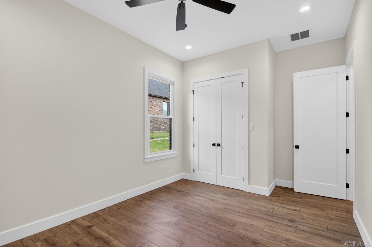 ARLINGTON PARK - Residential