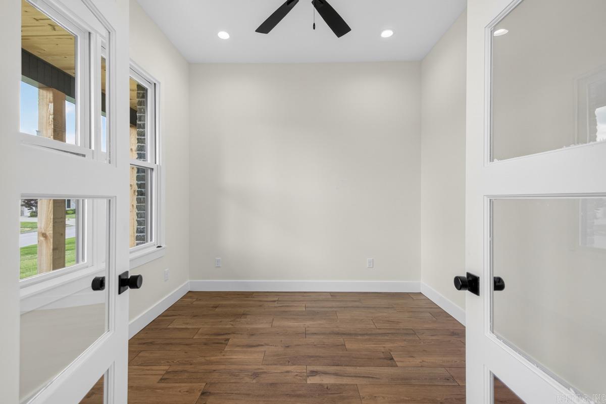 ARLINGTON PARK - Residential