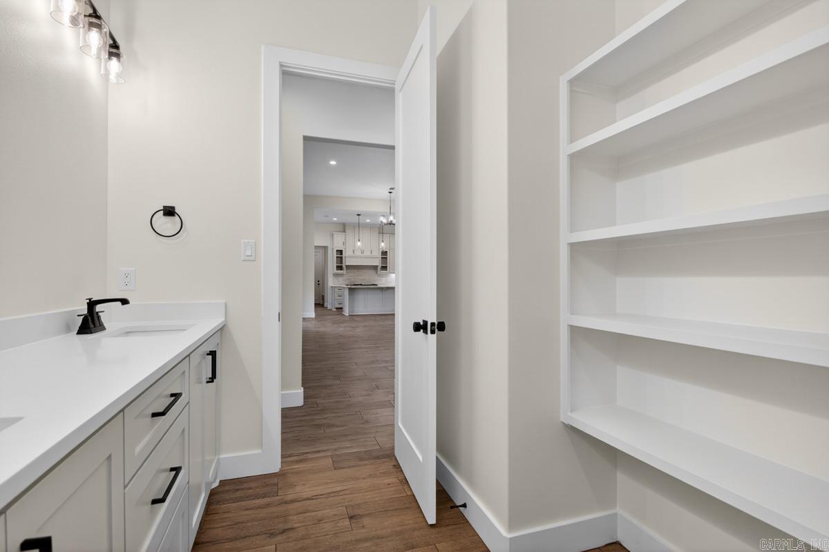 ARLINGTON PARK - Residential