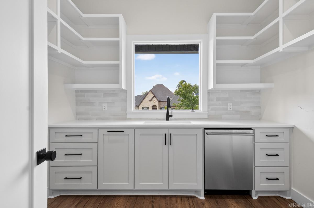 ARLINGTON PARK - Residential