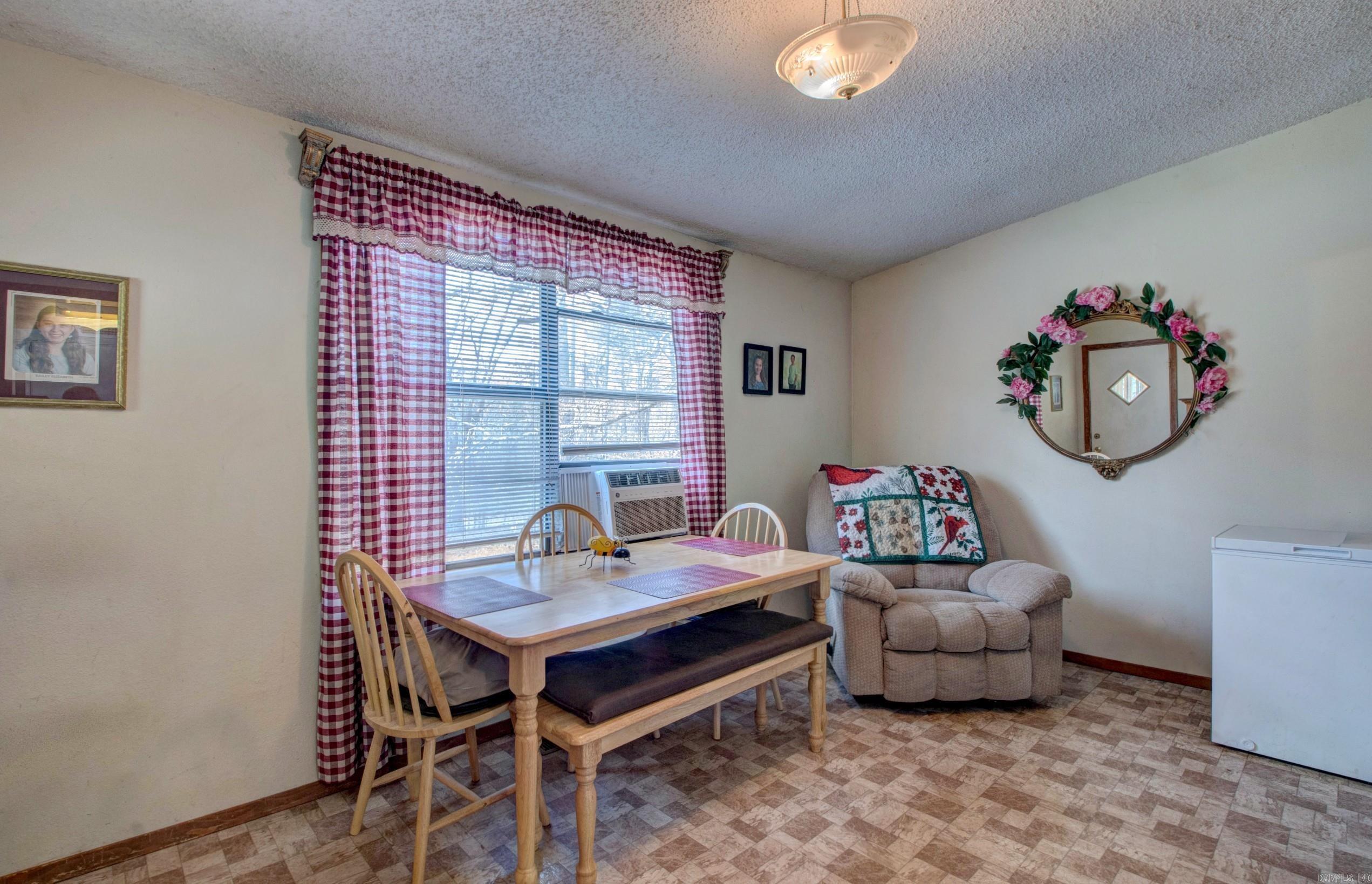 VIMY RIDGE - Residential