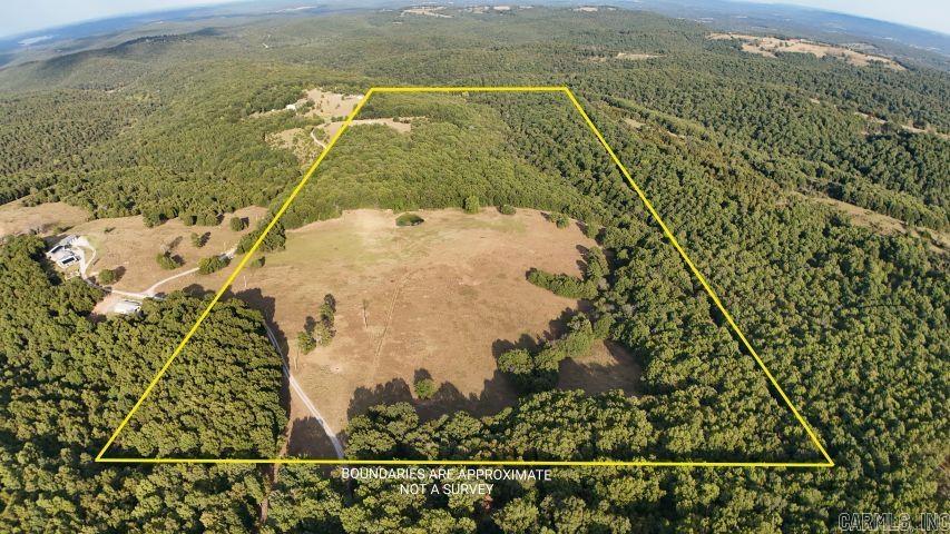 120 acres of rolling Ozark hills offering the perfect blend of open pasture and mature woods. This versatile property is ideal for farming, hunting, or building your dream home. A seasonal creek meanders through the land, adding natural charm and drawing abundant wildlife. A rustic hunting shack provides a great spot for weekend retreats or a base camp. With a mix of open ground and timber, this tract is ready for livestock, recreation, or future development. Conveniently located near Bull Shoals Lake, youāll have easy access to fishing, boating, and water recreation. Whether youāre seeking a private getaway, investment opportunity, or working farm, this property delivers unmatched potential.