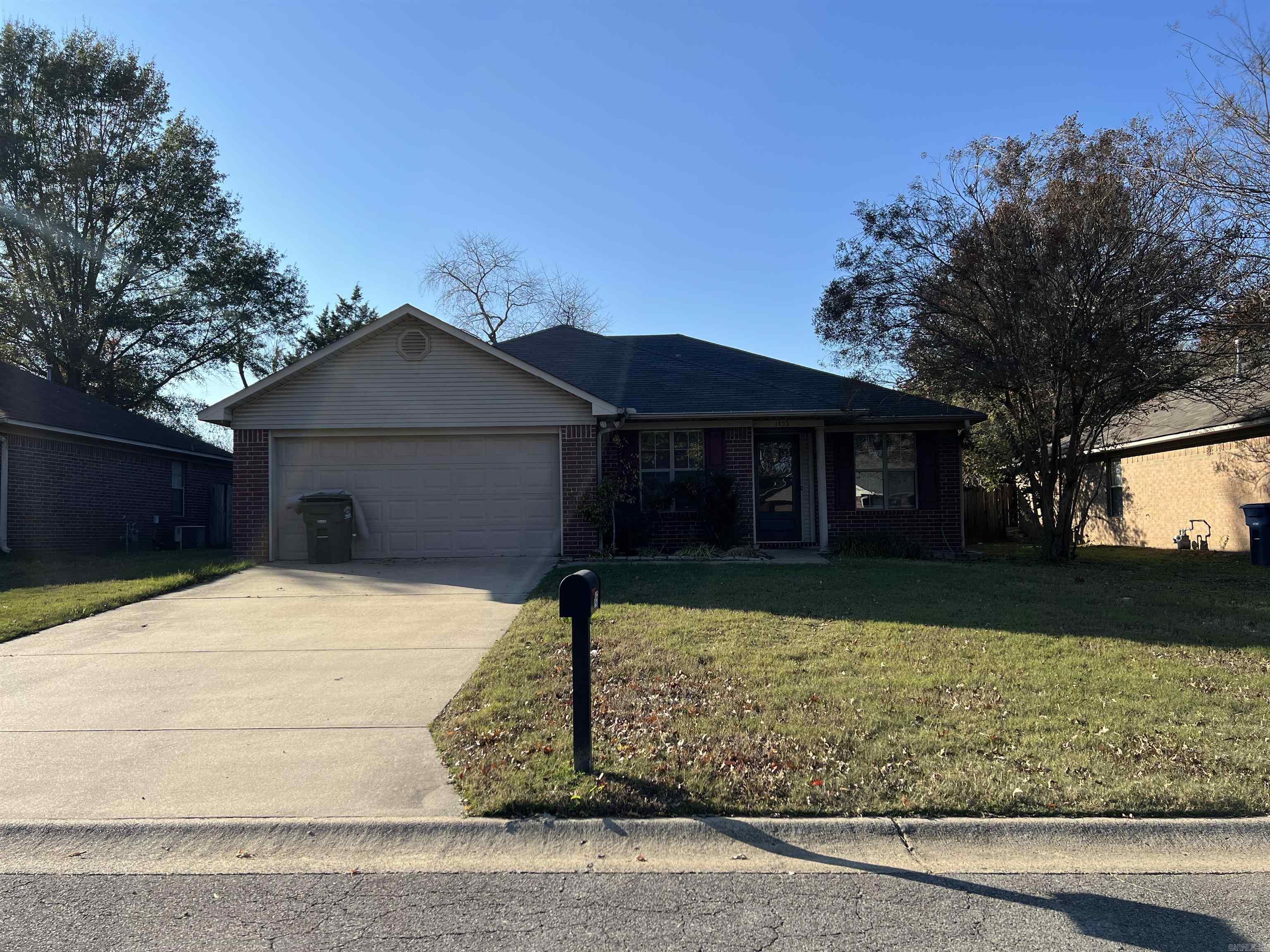 Great Conway home close proximity to UCA. 3br 2ba with just under 1200sq ft. Privacy fenced back yard, 2 car garage, fridge, washer & dryer both convey. Covered back patio, mostly brick exterior. Recently updated LVP flooring in living room/kitchen/dining/hall, new carpet in bedrooms, recent interior paint. Home is priced to move, great for owner occupant or investor! Seller paying up to $750.00 buyer's first year home warranty.