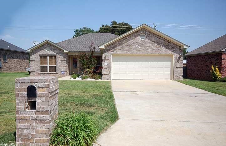This darling home is located in a quite cul-da-sac only minutes from town & schools. Inside you will find 3 large bedrooms, 2 full bath & split-bedroom floor plan. The kitchen/dinning combo features neutral tile counter tops with, matching black appliances, breakfast bar and large window with front views. Master features trey ceilings, large master bath, double sinks, large walk-in shower w- bench, jetted whirlpool tub and huge closet. Fully fenced back yard with a deck, storage building and dog run.