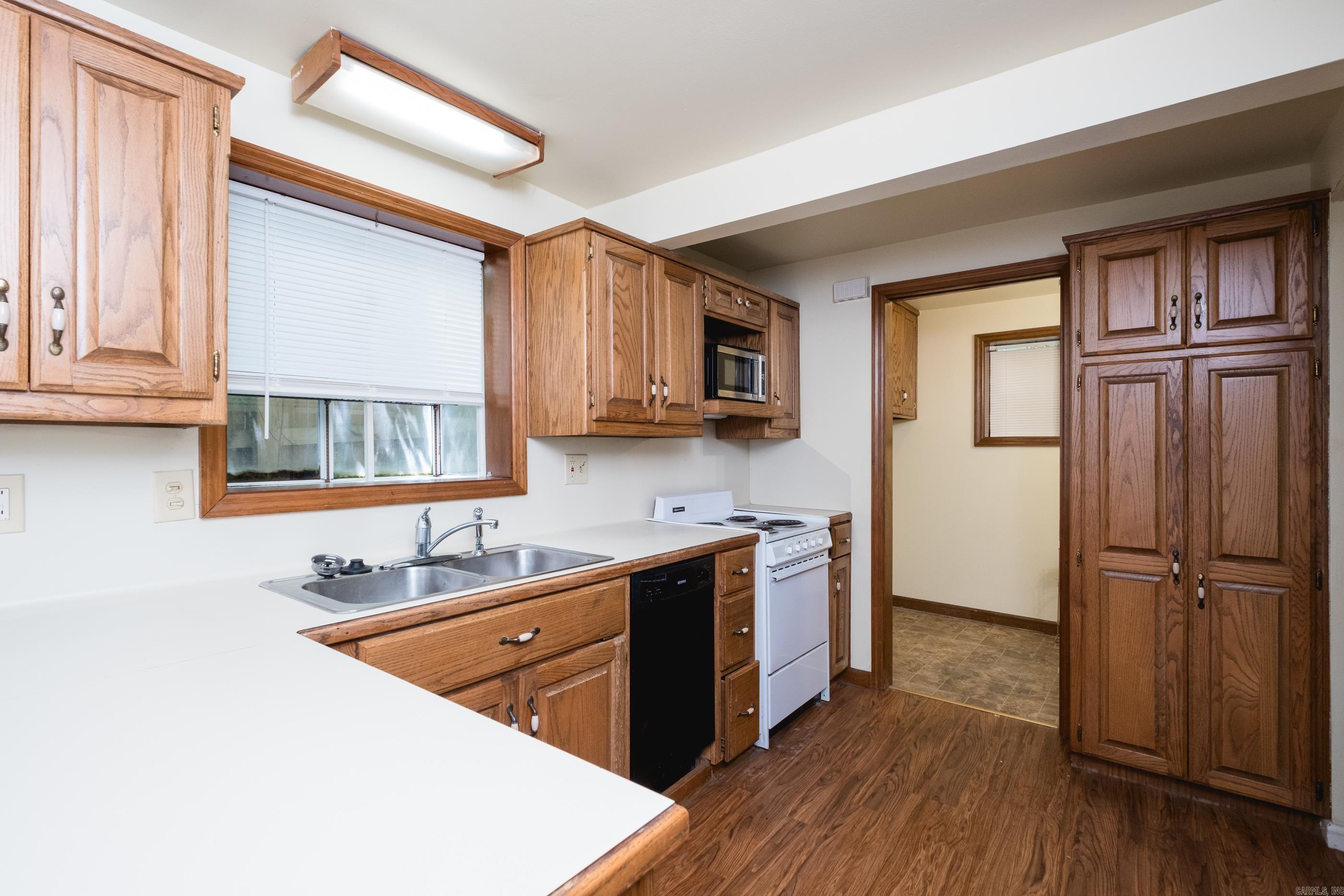 PULASKI HEIGHTS - Residential