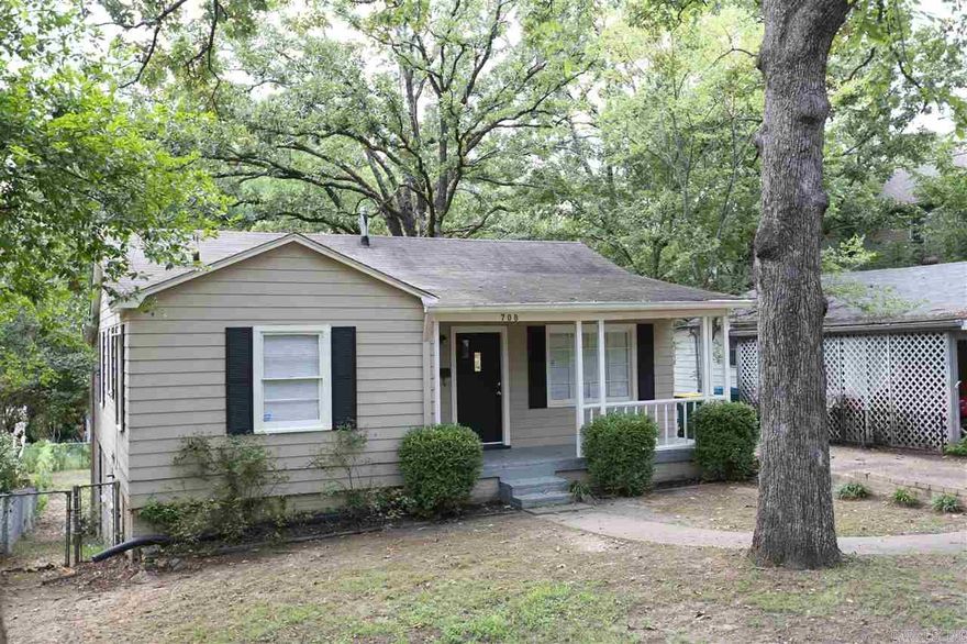 3 bedroom 2 bath in Hillcrest neighborhood. Fenced in back yard, large front porch, hardwood floors.