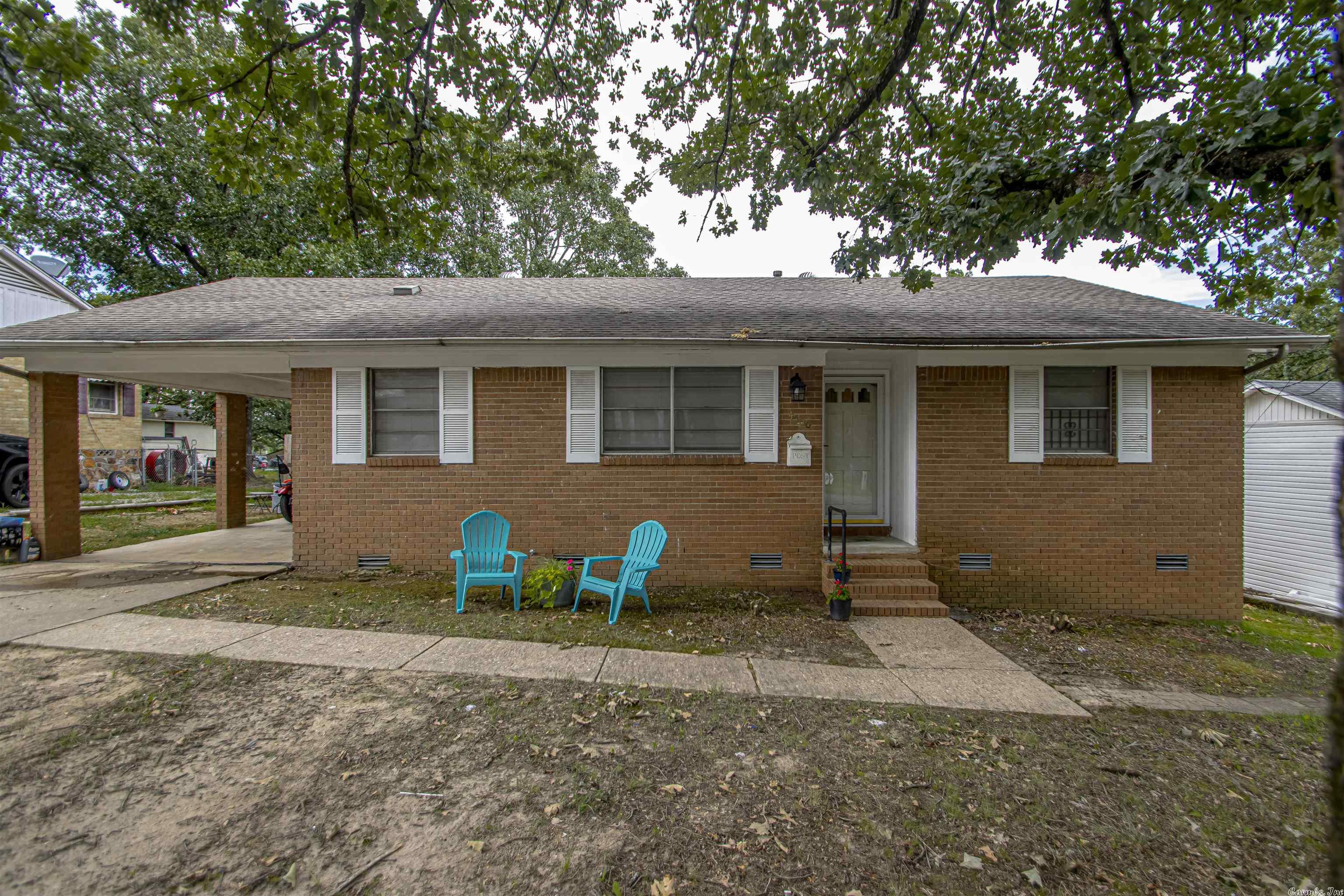 Very cute home for first time home buyers and investors. All brick 2 bedrooms 1 full bath. Original Hardwood flooring in den. Luxury vinyl flooring in kitchen. Gas range with tile back splash in kitchen. Sun room off of den. Huge back yard fully fenced. One car carport.