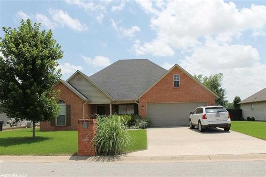 Well maintained starter home in Valley View School District. VERY deep and large backyard. Great colors. Tray ceiling, vaulted ceiling and many other features that add class and charm to this great home. Great landscaping gives awesome curb appeal. This one won't last long, call today for a showing