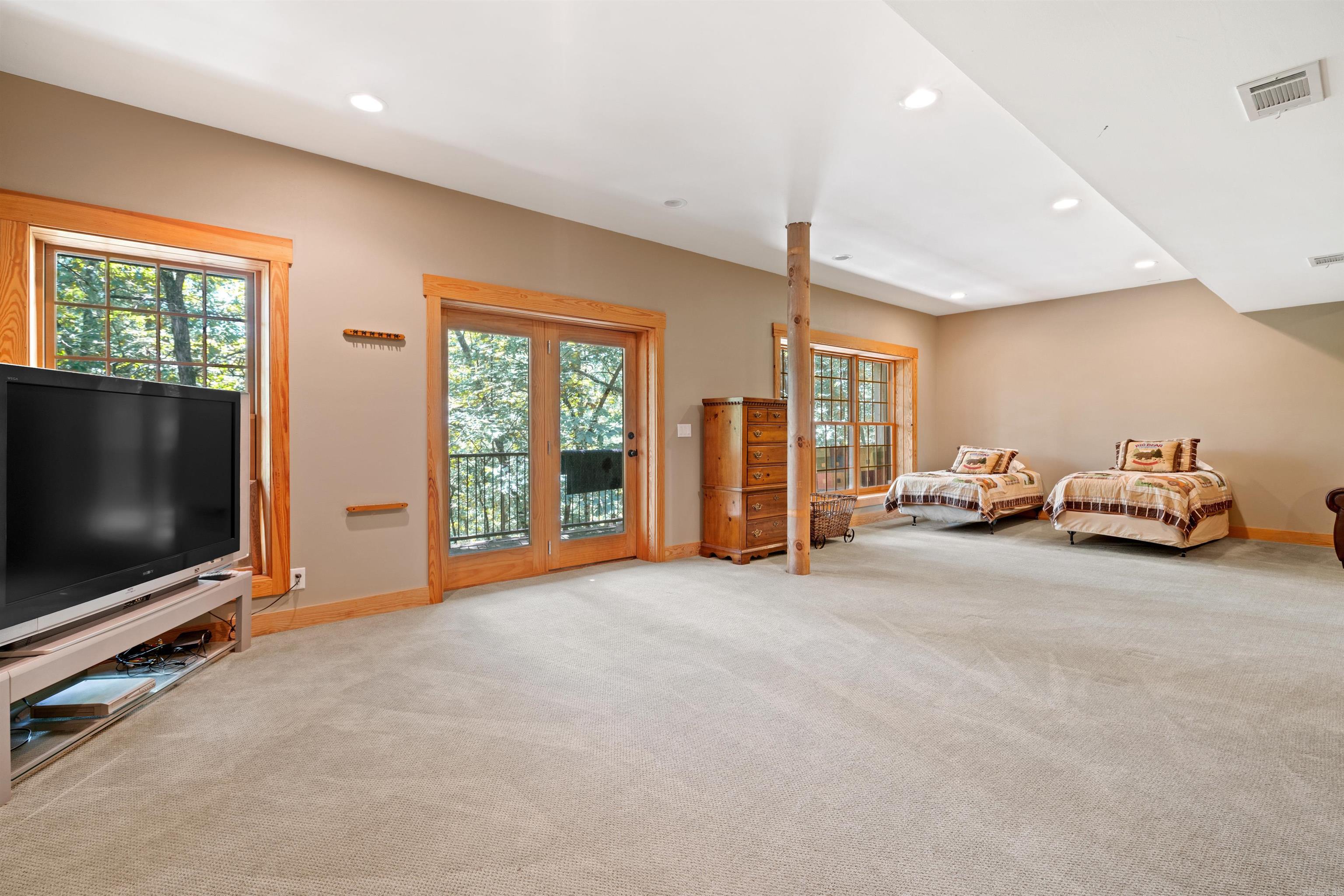 Miguel - Residential