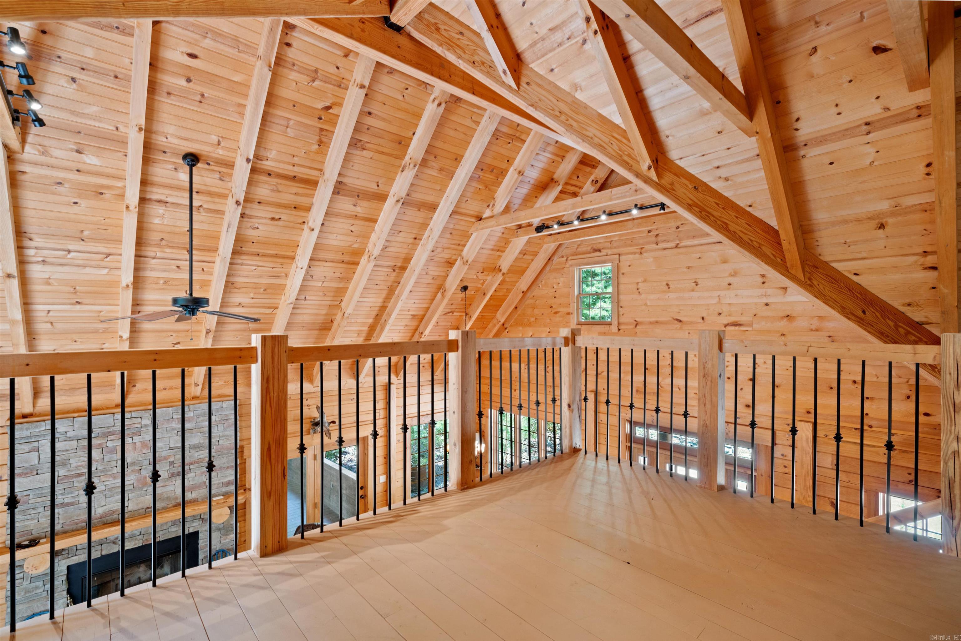 Miguel - Residential